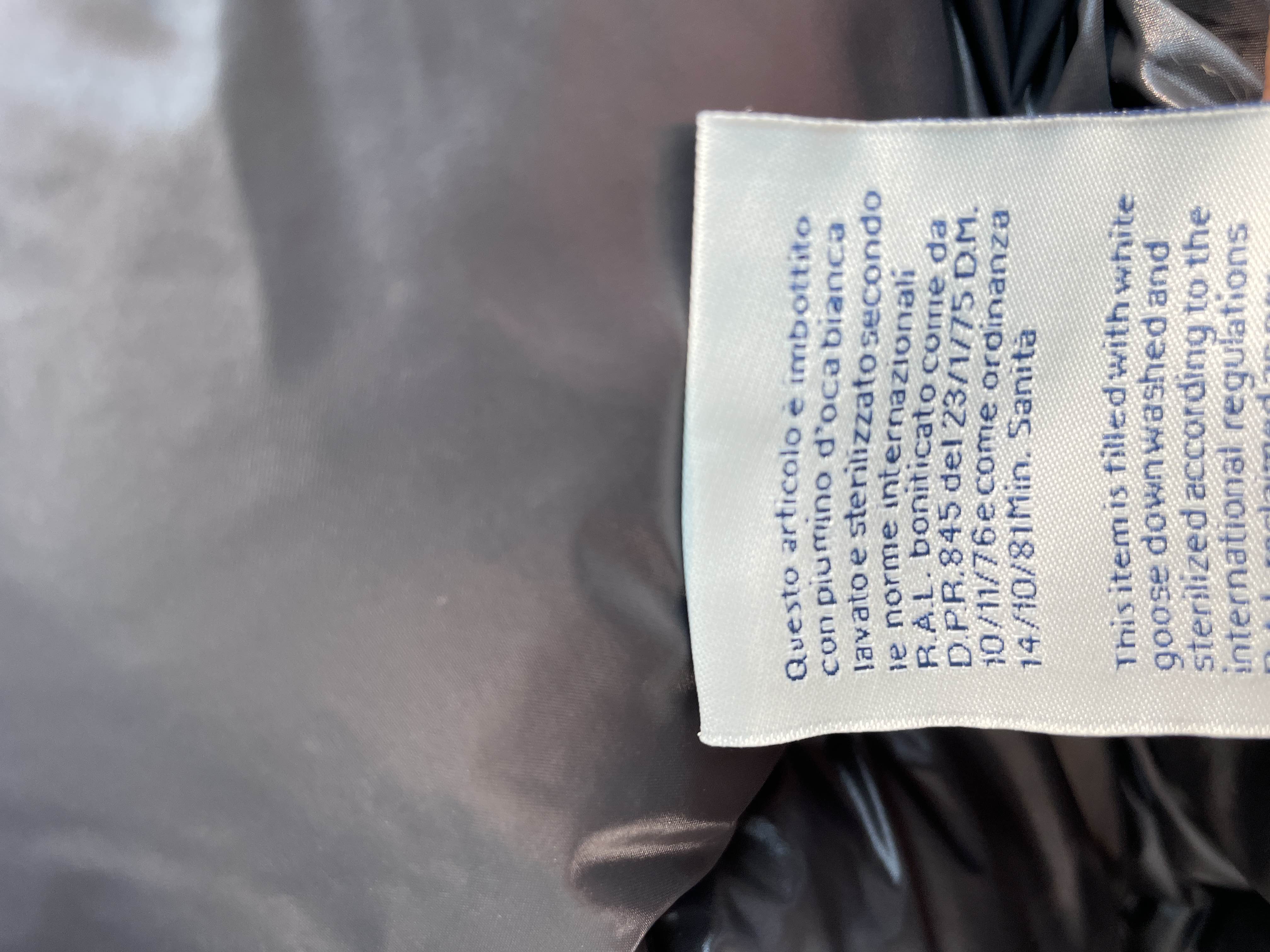 新款🌟出货啦📢 Moncle*秋冬经典Mayafur毛领羽绒服，超大狐狸毛大毛领，光一条毛领就将近300