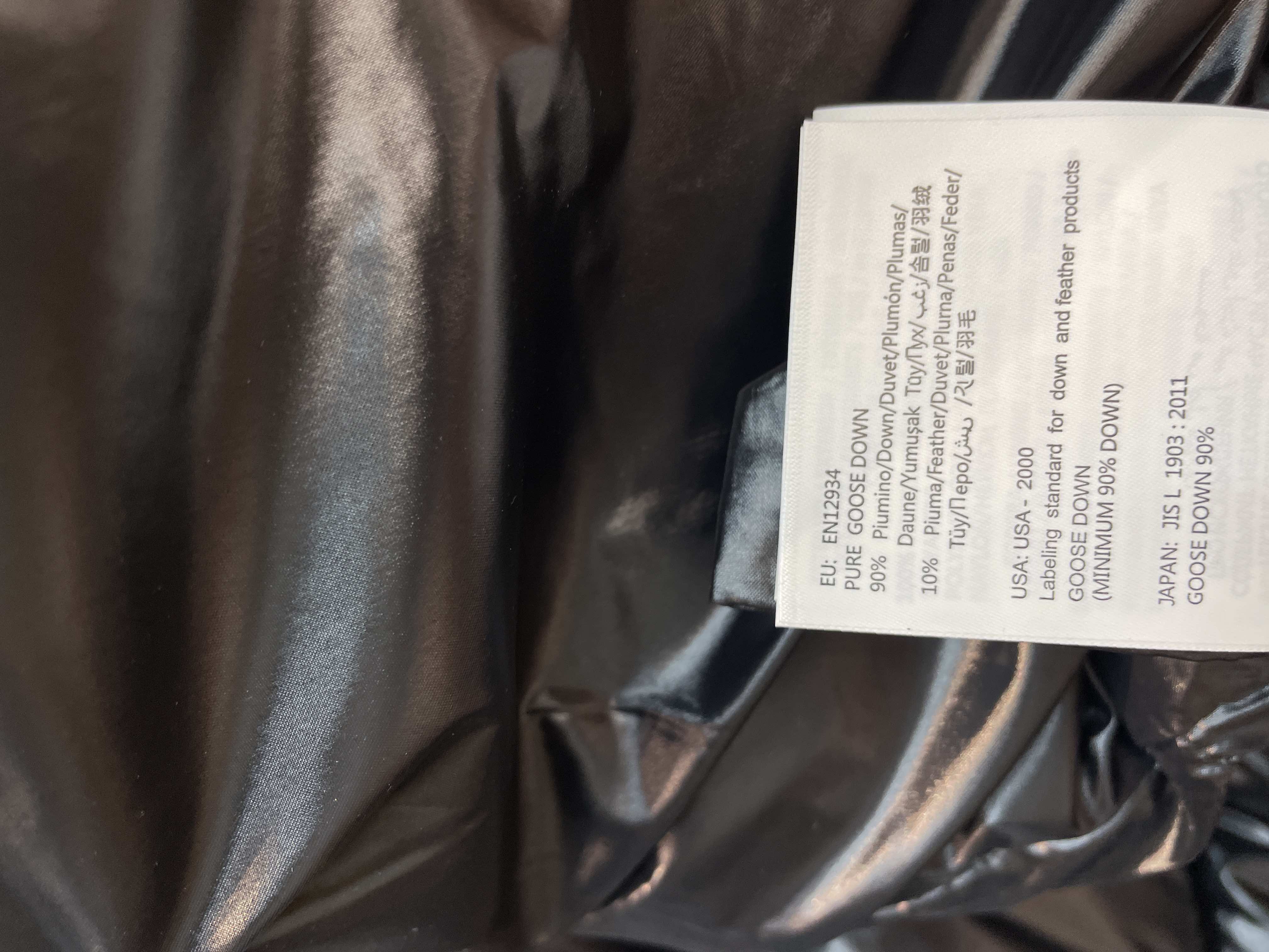 新款🌟出货啦📢 Moncle*秋冬经典Suyen系列中长款羽绒服，可拆卸连帽领设计，偏宽松版型的娃娃款！