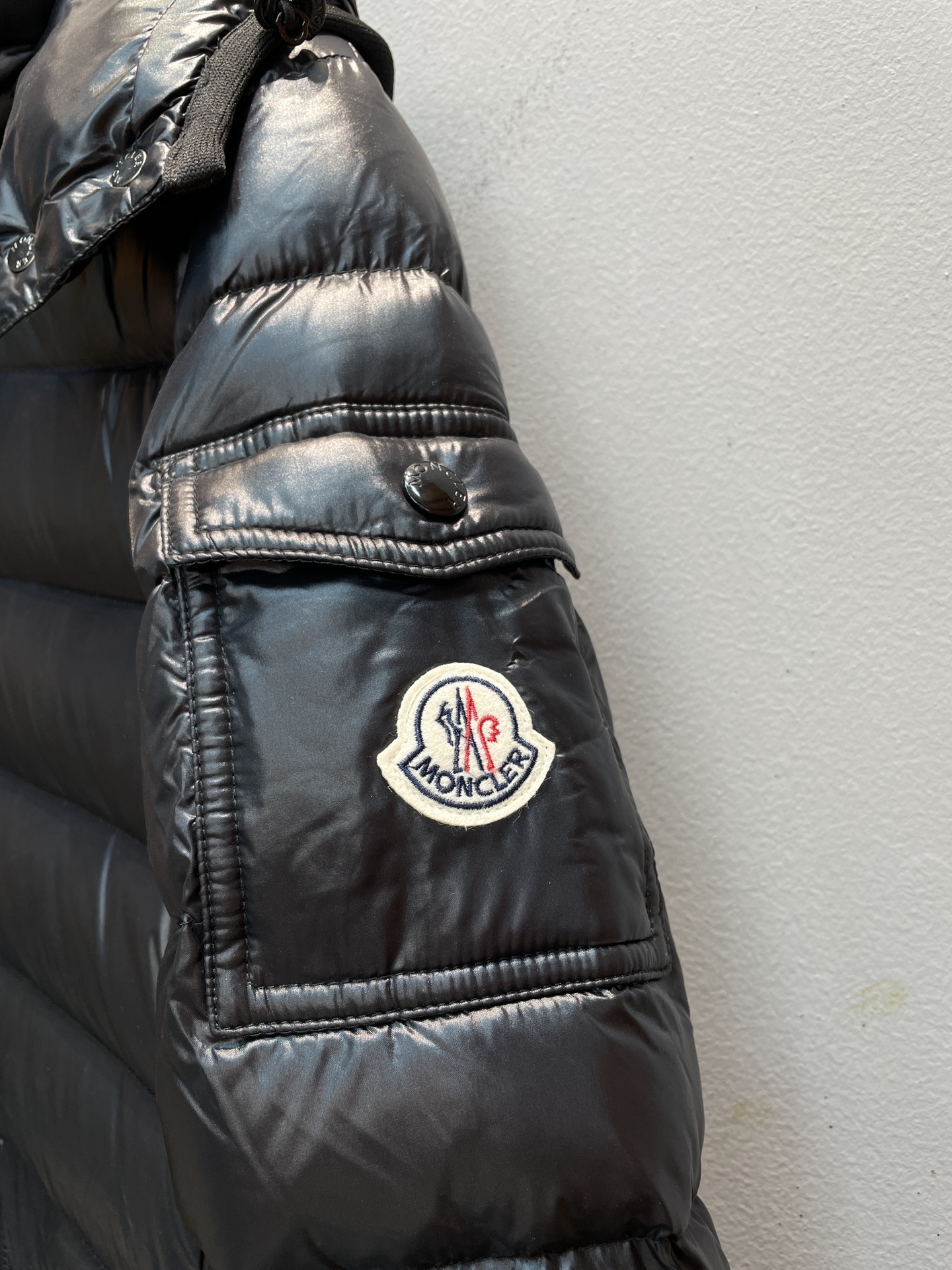 新款🌟出货啦📢 Moncle*秋冬经典Moka系列长款羽绒服，经典的收腰修身版型，充绒是最顶级的90白鹅