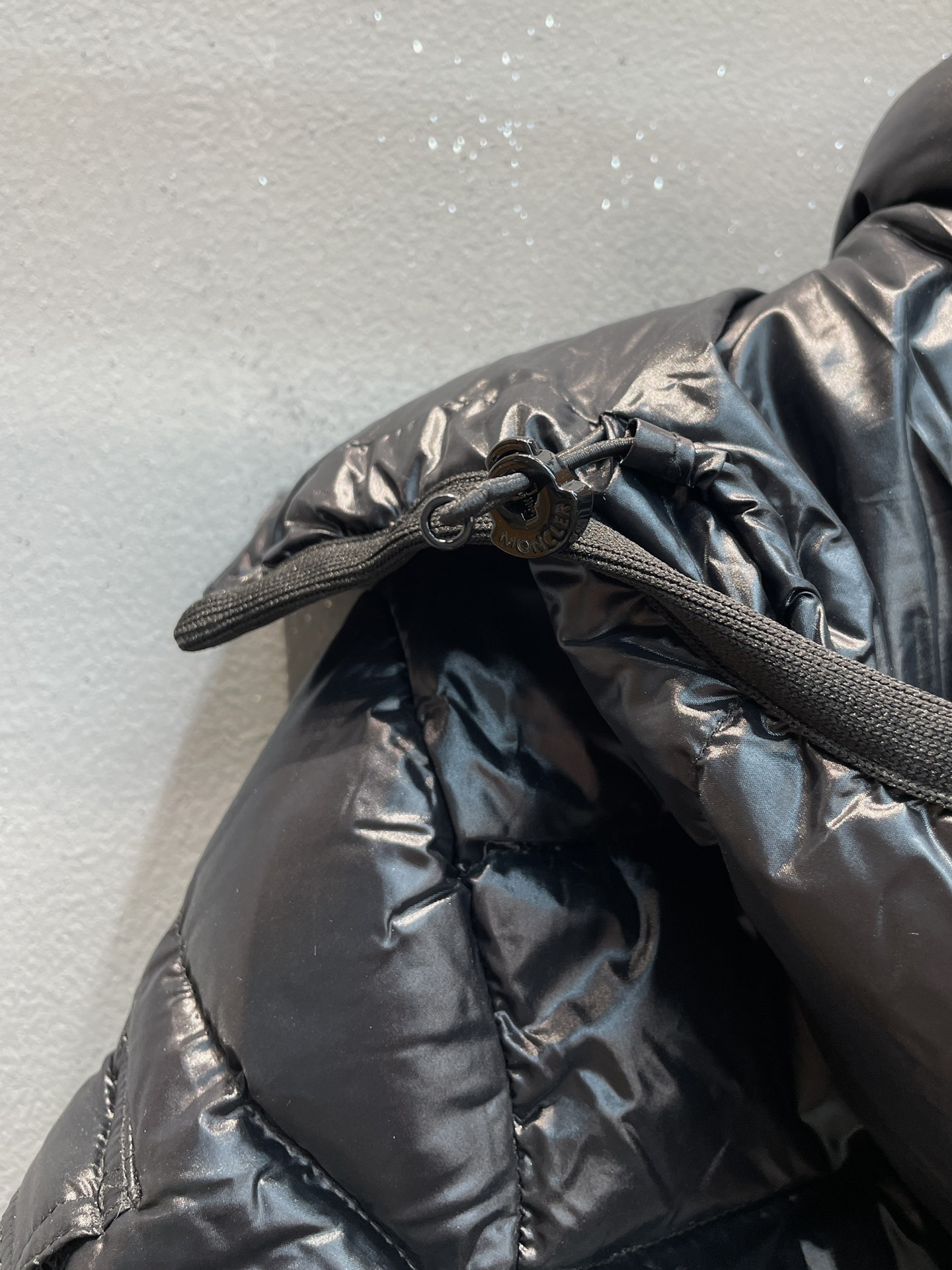 新款🌟出货啦📢 Moncle*秋冬经典Bady系列常规羽绒服，可拆卸连帽设计！修身轻薄款！充绒是最顶级的