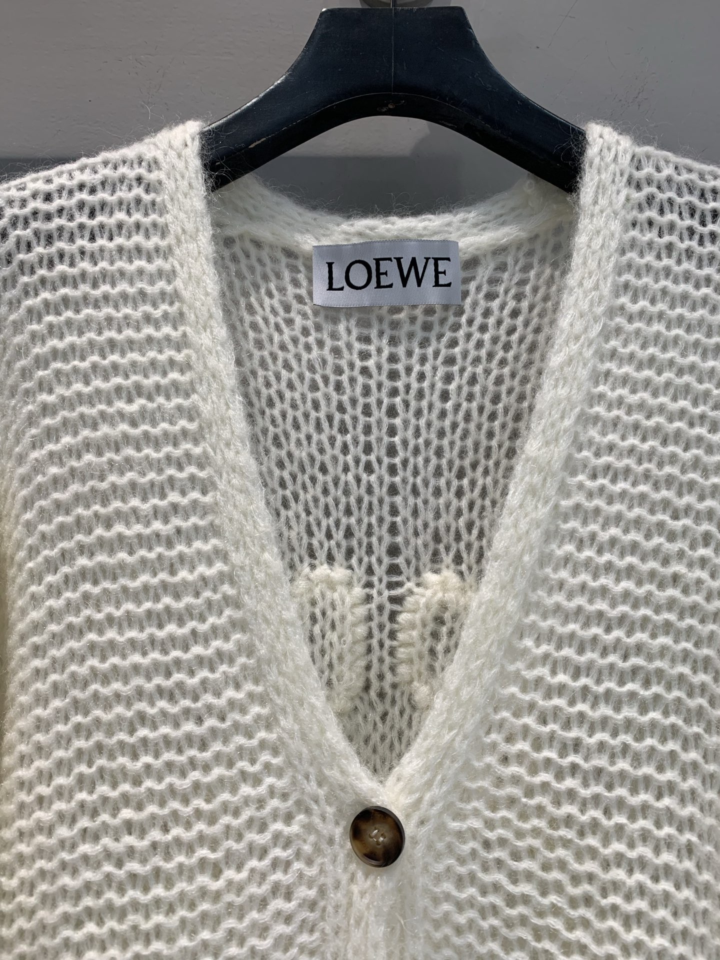新款🔥出货啦📢 原版开发 Loew*早秋新款马海毛开衫  浪漫又治愈 轻质地马海毛混纺针织 定制天然牛角