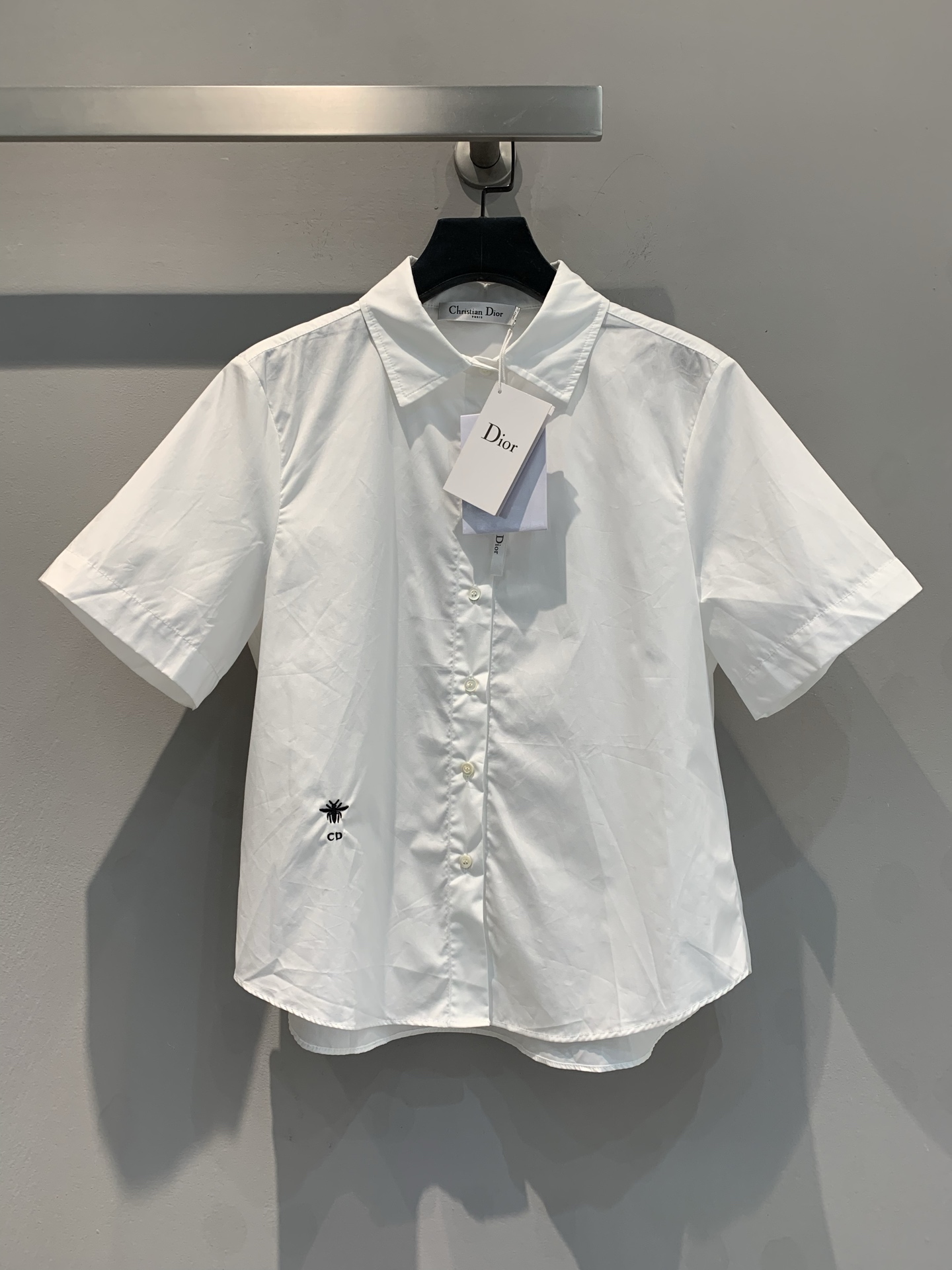 NO:310564,New model shipped M Original development CD Early Spring Vacation Series Shirts are simple and detailed, with quality and easy to wear, and it is really excellent to wear. Small lapels, capable, soft and light and sweet. Whether wearing vests, skirts, shorts, trousers, they look very good. The small loose style is not picky about people, and anyone wearing it is beautiful. Size 36 38 40,, skirts, shorts, alexander wang19860909新款出货啦M 原版开发CD早春度假系列衬衣 简洁有细节 ,质感到位,版型好穿,好搭就真的特别优秀了,小翻领,干练 ,柔美轻甜,无论搭背心 半裙 短裤 长裤都极其好看 小宽松版型不挑人,谁穿都美.码数36 38 40,,skirts,shorts,alexander wang,Women's clothing