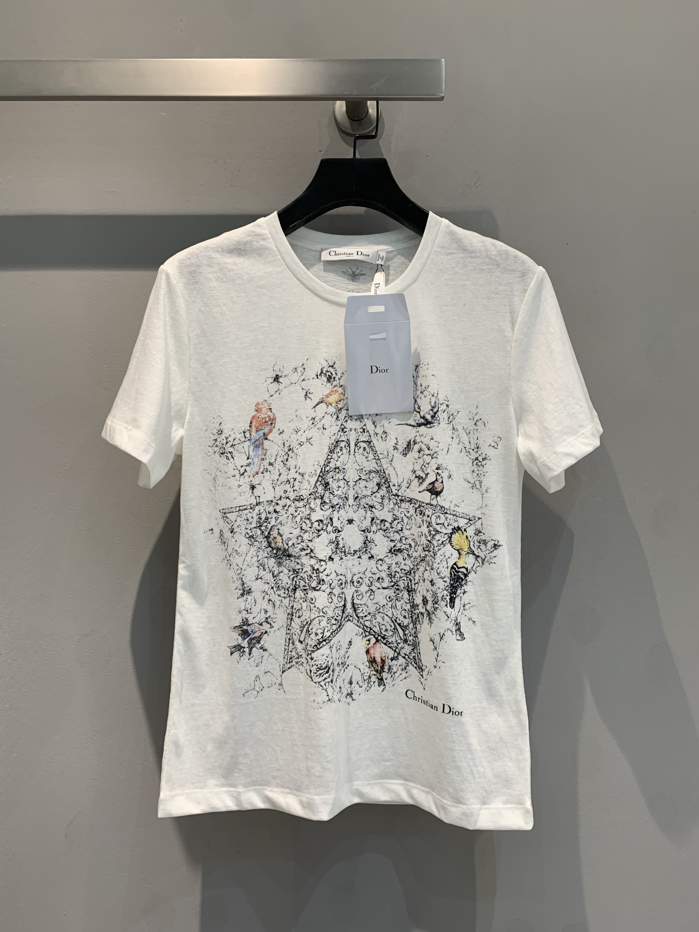 NO:310101,Special offer!  The new version is shipped with the highest version CD Early Spring New Zodiac T, original 7200 purchased, fixed-woven linen blend fabric, extreme breathability!  Five-pointed star painted printing technology on the chest, CD letter printing on the hem, a simple T-shirt will be embarrassing if you look at pictures to make goods. Sisters who know how to use it can enter. 36-38-40, tees, t-shirt, alexander wang19860909特价！新款翻单出货啦最高版本CD早春新款星座T,原版7200购入,定织亚麻混纺面料,透气性做到极致！胸前五角星彩绘印花工艺,下摆CD字母印花,简单的一件T恤如果看图做货会很尴尬,懂行的姐妹可以入.36-38-40,,tees，t-shirt,alexander wang,Women's clothing