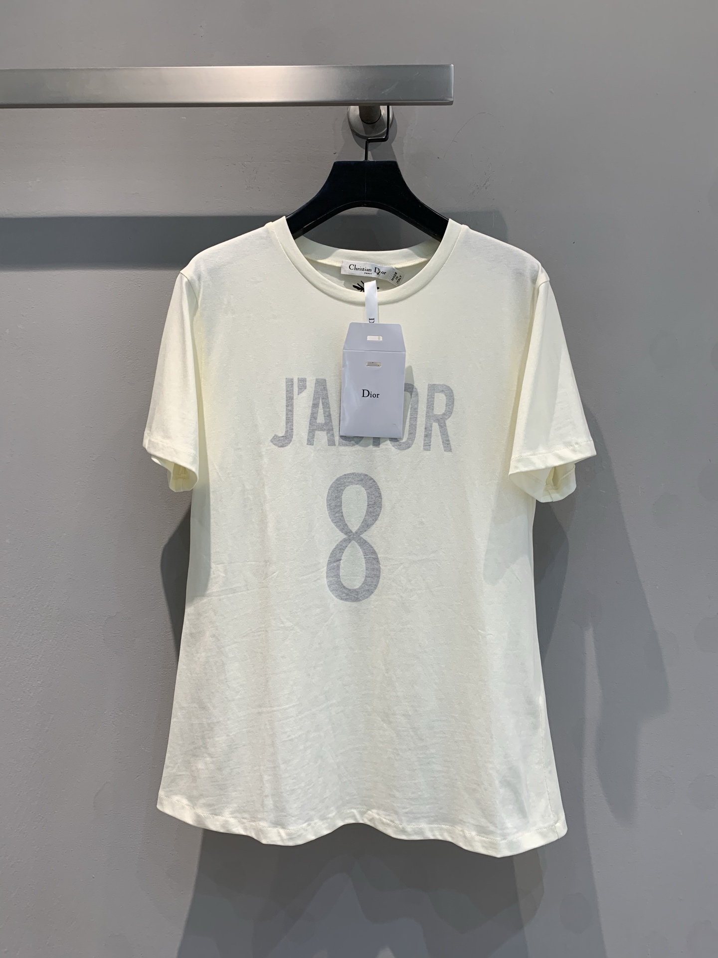 NO:312560,New models are shipped. Original developed CD classic letter 8 T-shirt is decorated with the words 