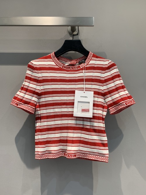 Chanel 2023 Early Spring Knit Short Sleeve Top - Sexy Backless Design 1 Chanel 2023 Early Spring Knit Short Sleeve Top - Sexy Backless Design