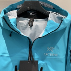 新款🔥出货啦📢 代工厂出品 Arcteryx始祖鸟 ALPHA SV 纯色舒适连帽Logo印花硬壳冲锋衣 新款🔥出货啦📢 代工厂出品 Arcteryx始祖鸟 ALPHA SV 纯色舒适连帽Logo印花硬壳冲锋衣
