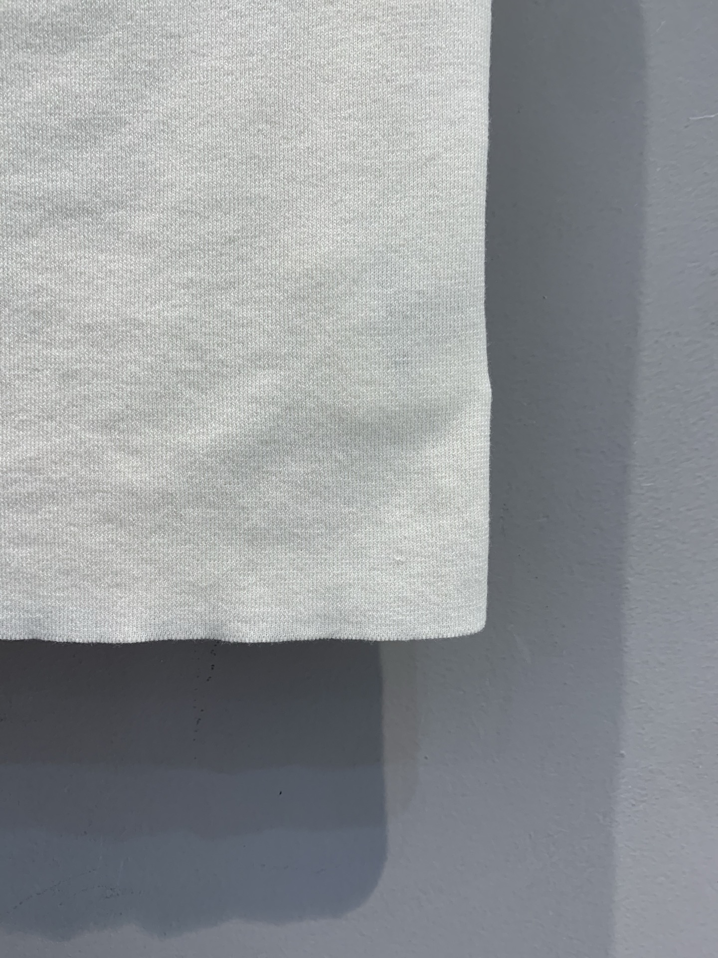 新款🔥出货啦📢 Y版开发 Miumi*2025早秋新款字母logo奶油白针织抹胸。柔糯针织面料勾勒身材曲