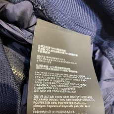 新款🔥出货啦 Y版开发 Prad*2025秋冬新款复古时髦三角标菱格纹连帽棉服外套。深邃的藏蓝色,高级感 新款🔥出货啦 Y版开发 Prad*2025秋冬新款复古时髦三角标菱格纹连帽棉服外套。深邃的藏蓝色,高级感