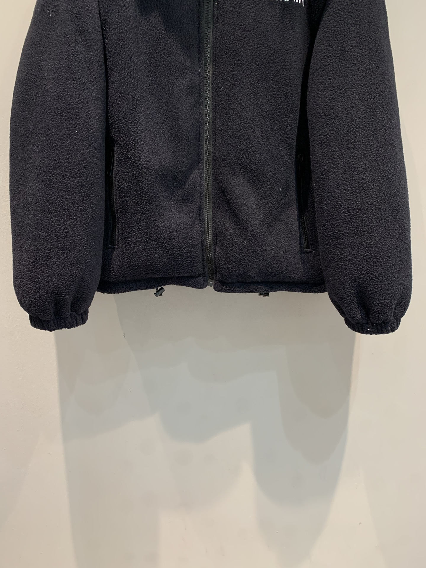 新款🔥出货啦 Y版开发 Miumi*2025秋冬新款时髦复古高领羊羔毛长外套。自带复古高级感，毛绒绒的质