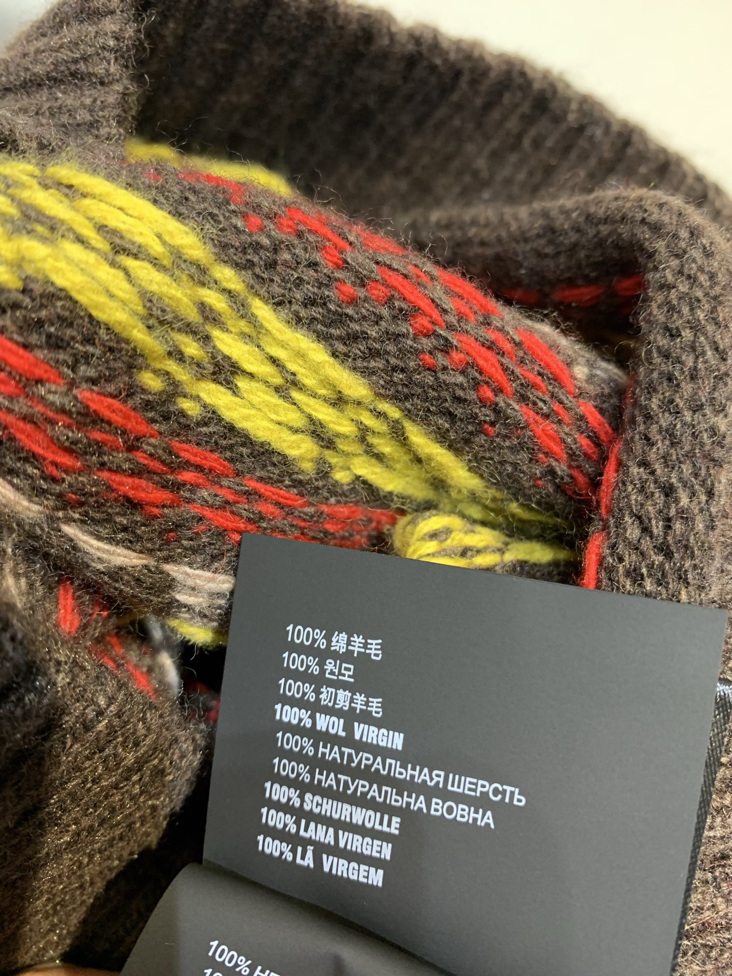 新款🔥出货啦📢 Y版开发 Miumi*2025秋冬新款复古百搭条纹羊毛针织上衣。采用进口绵羊毛面料，亲肤