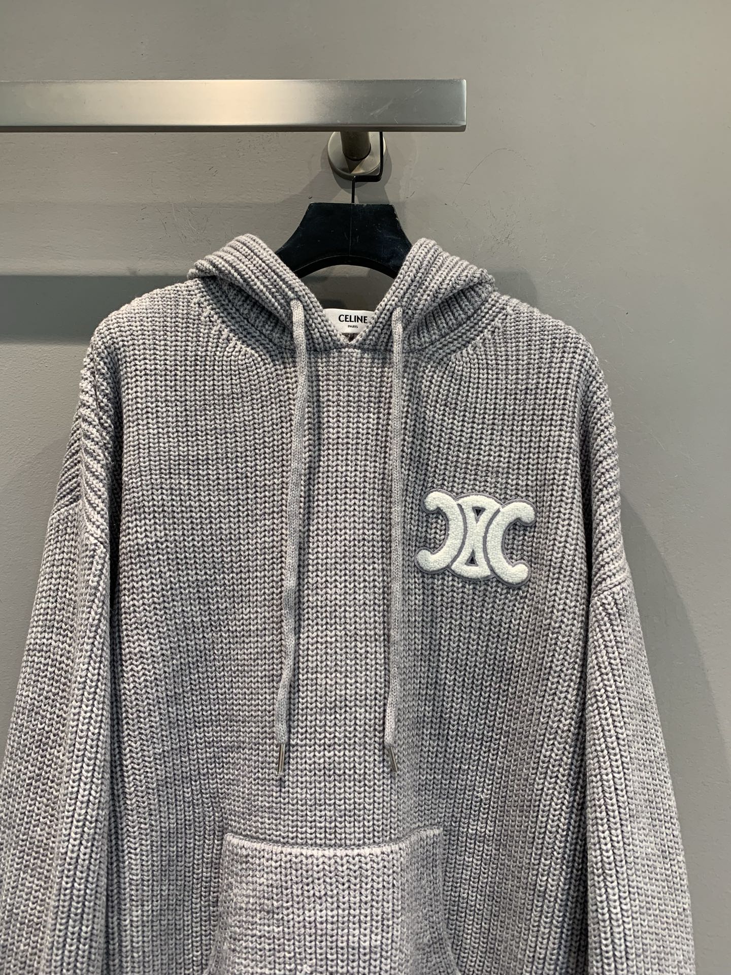 新款🔥出货啦📢 大货实拍 Celin*2025秋冬新款凯旋门抽绳连帽羊毛针织毛衣，罗纹羊毛材质，柔软又保