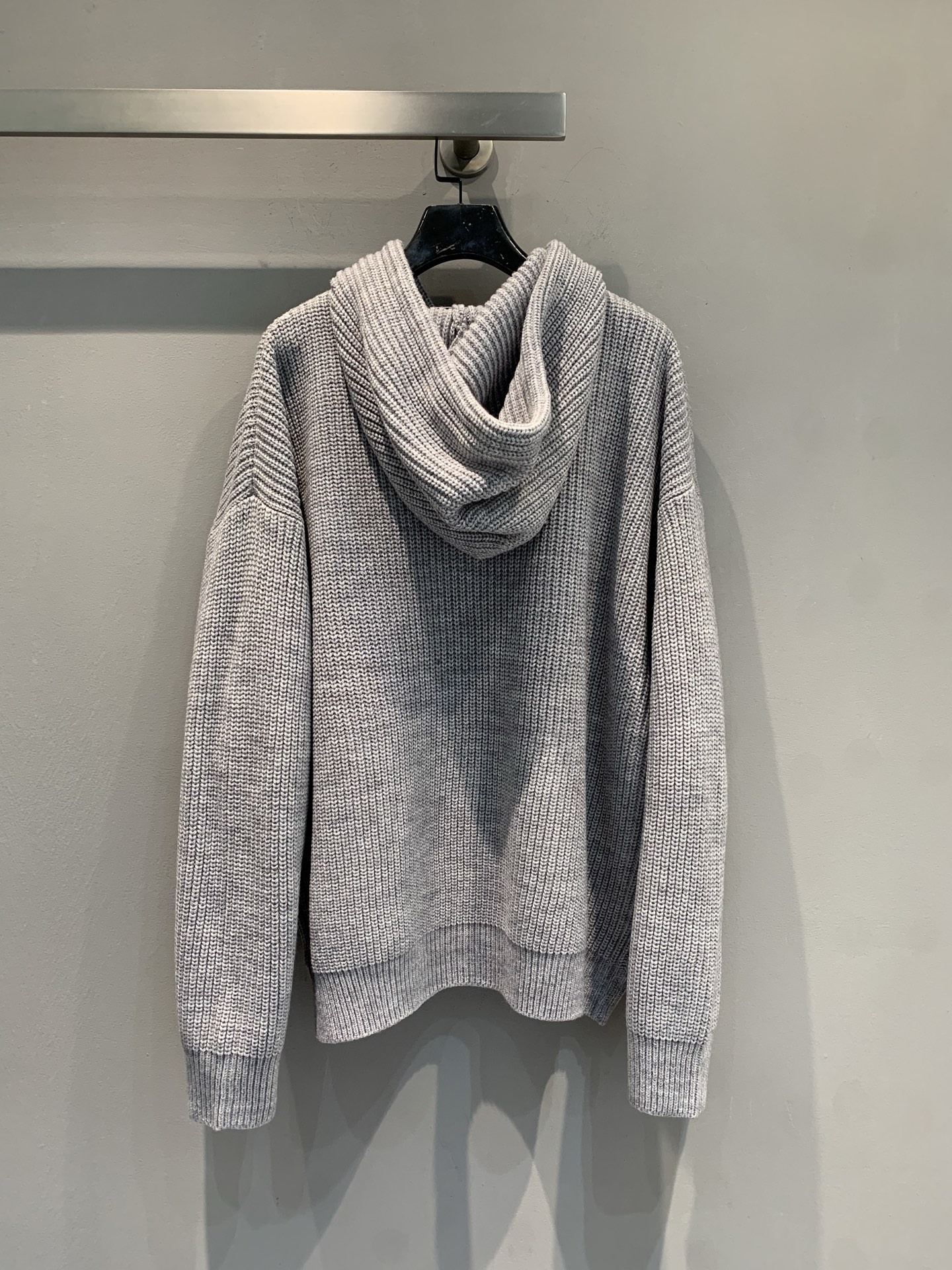 新款🔥出货啦📢 大货实拍 Celin*2025秋冬新款凯旋门抽绳连帽羊毛针织毛衣，罗纹羊毛材质，柔软又保