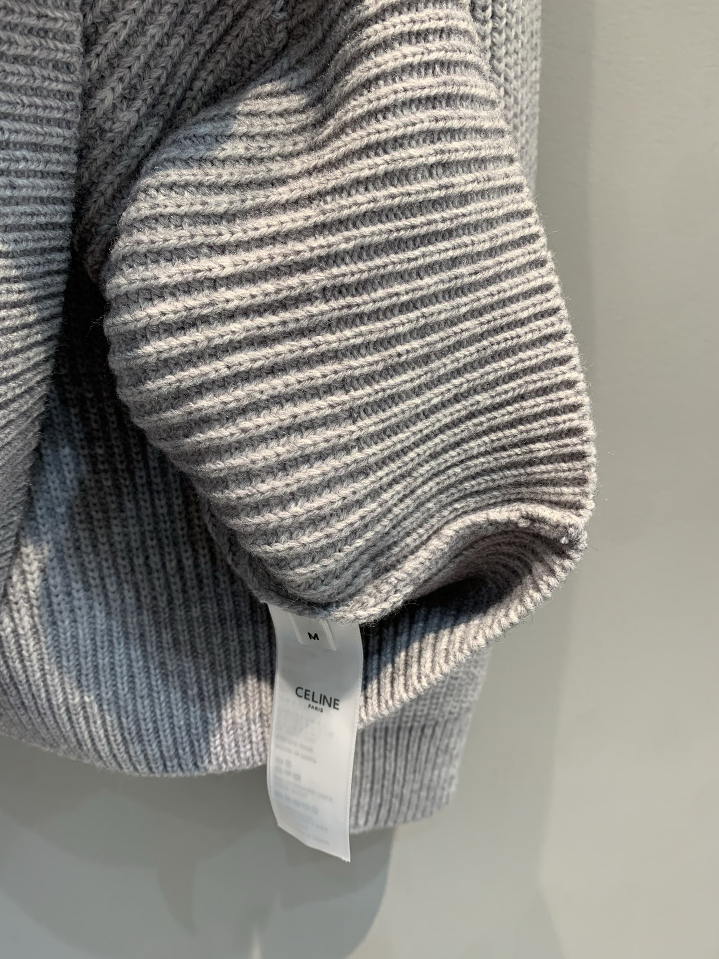 新款🔥出货啦📢 大货实拍 Celin*2025秋冬新款凯旋门抽绳连帽羊毛针织毛衣，罗纹羊毛材质，柔软又保