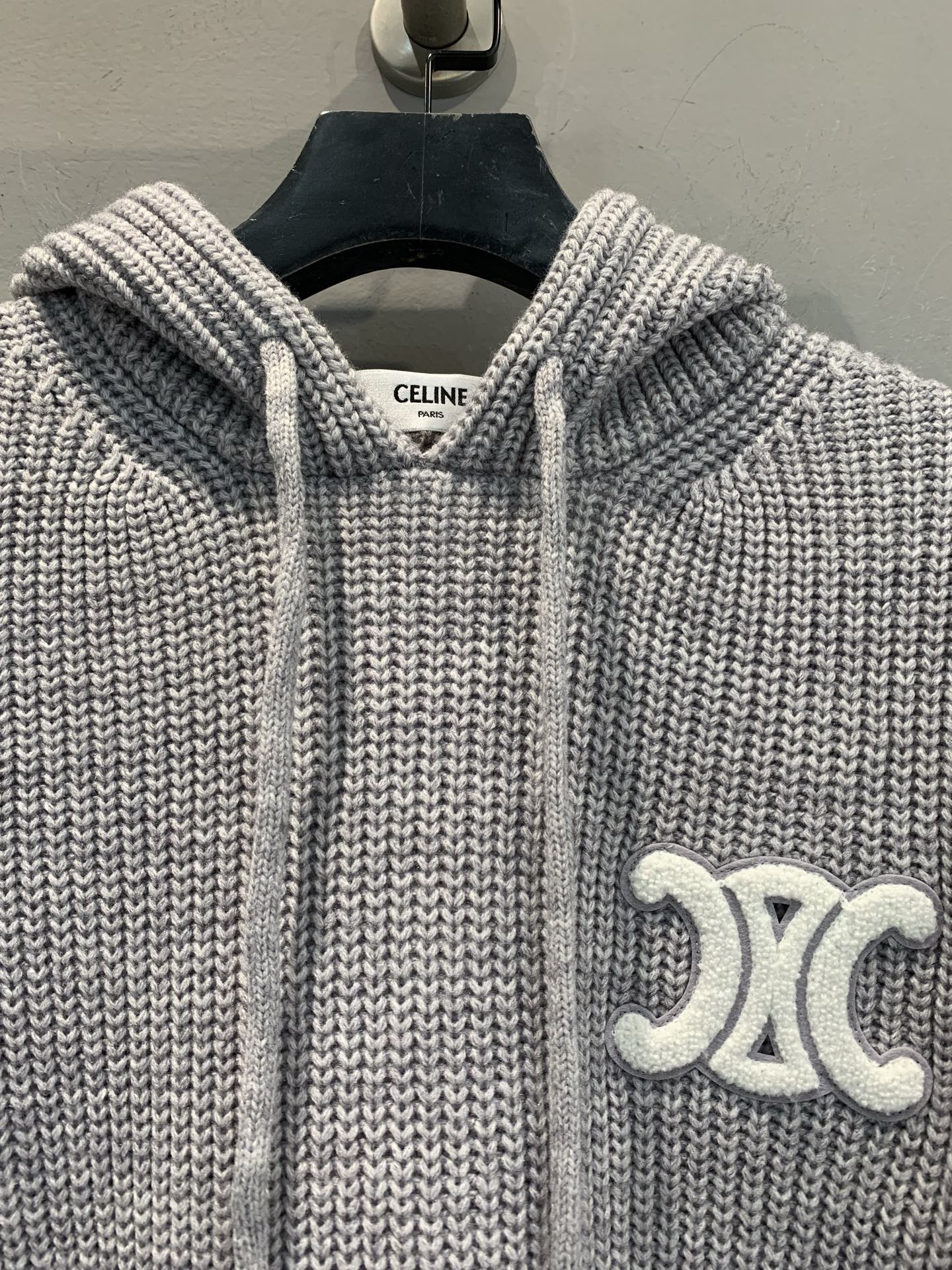 新款🔥出货啦📢 大货实拍 Celin*2025秋冬新款凯旋门抽绳连帽羊毛针织毛衣，罗纹羊毛材质，柔软又保