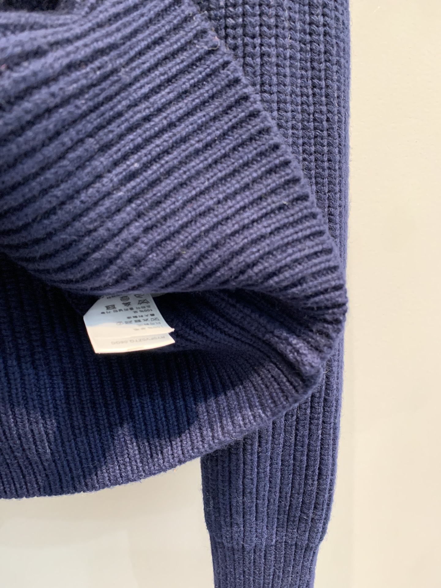 新款🔥出货啦📢 大货实拍 Celin*2025秋冬新款学院风凯旋门羊毛针织毛衣，100%绵羊毛，柔软细腻