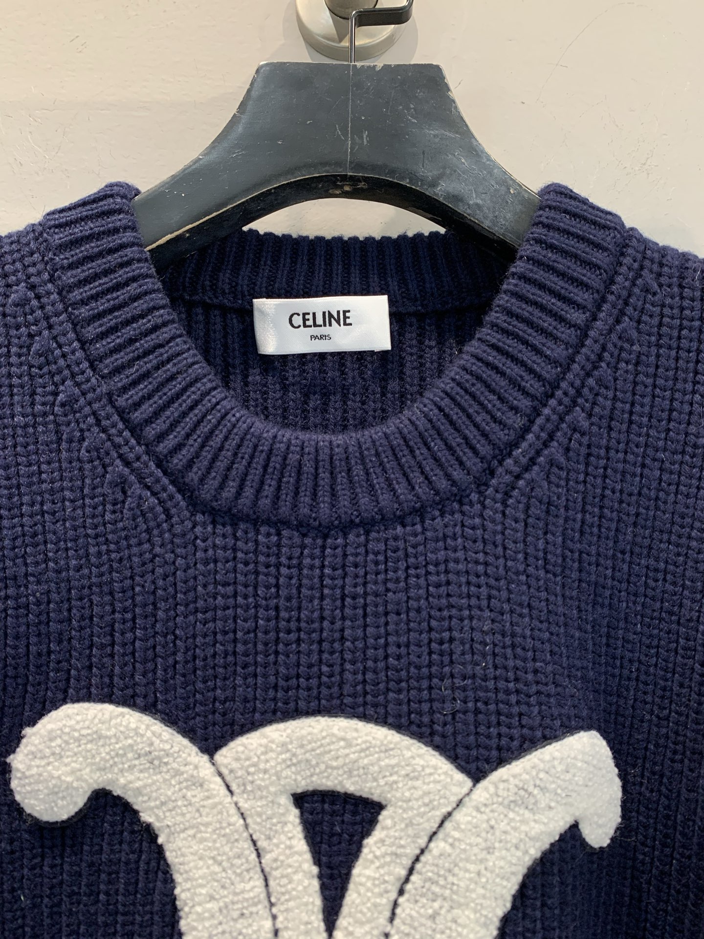 新款🔥出货啦📢 大货实拍 Celin*2025秋冬新款学院风凯旋门羊毛针织毛衣，100%绵羊毛，柔软细腻