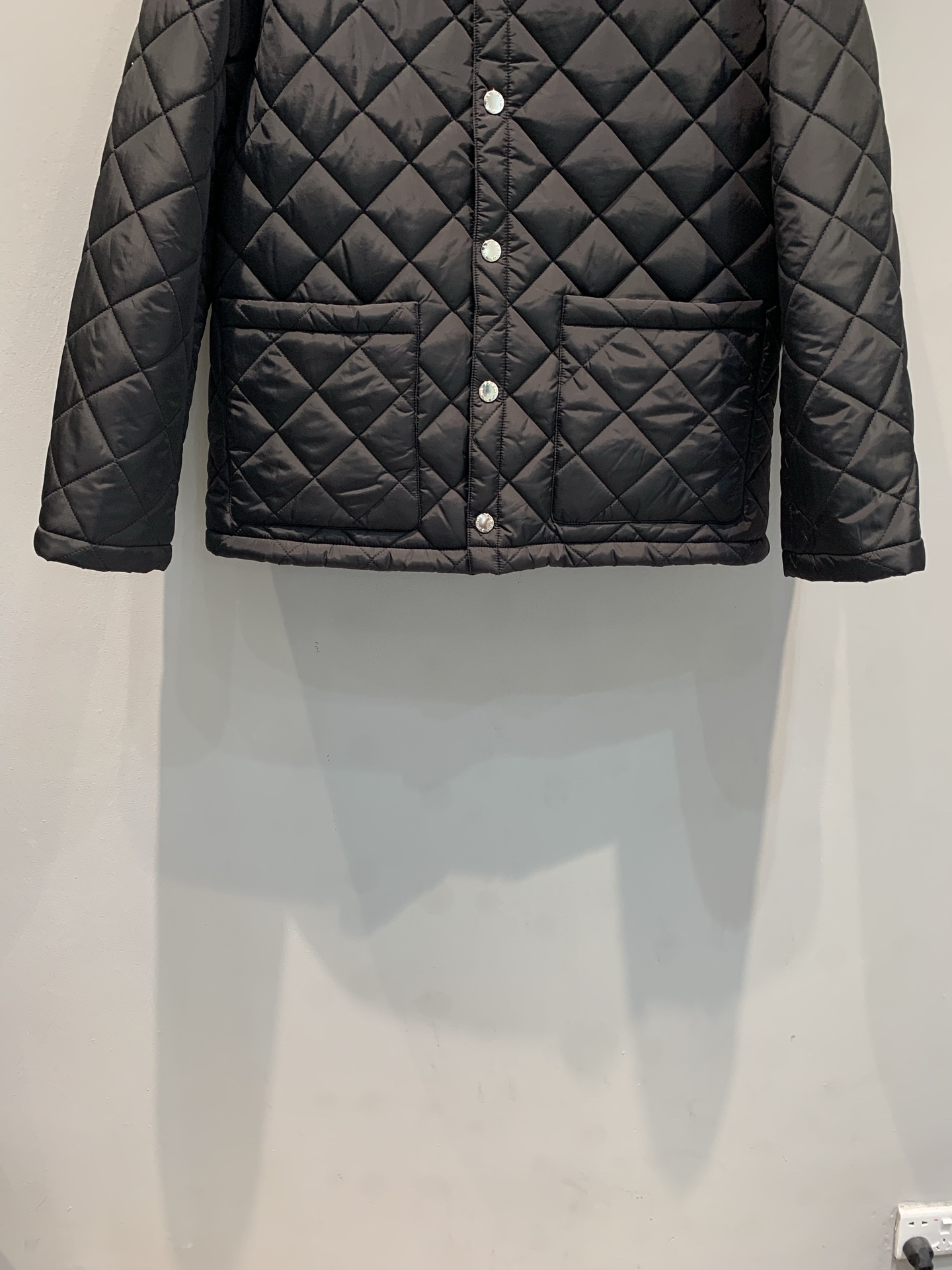 新款🔥出货啦📢 大货实拍 Prad*2025秋冬新款复古时髦丝绒领菱格纹棉服，经典设计+高品质面料，内里