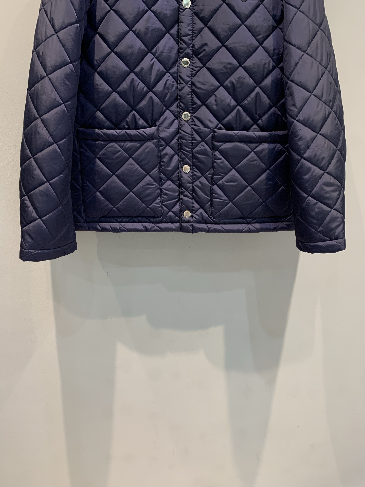 新款🔥出货啦📢 大货实拍 Prad*2025秋冬新款复古时髦丝绒领菱格纹棉服，经典设计+高品质面料，内里