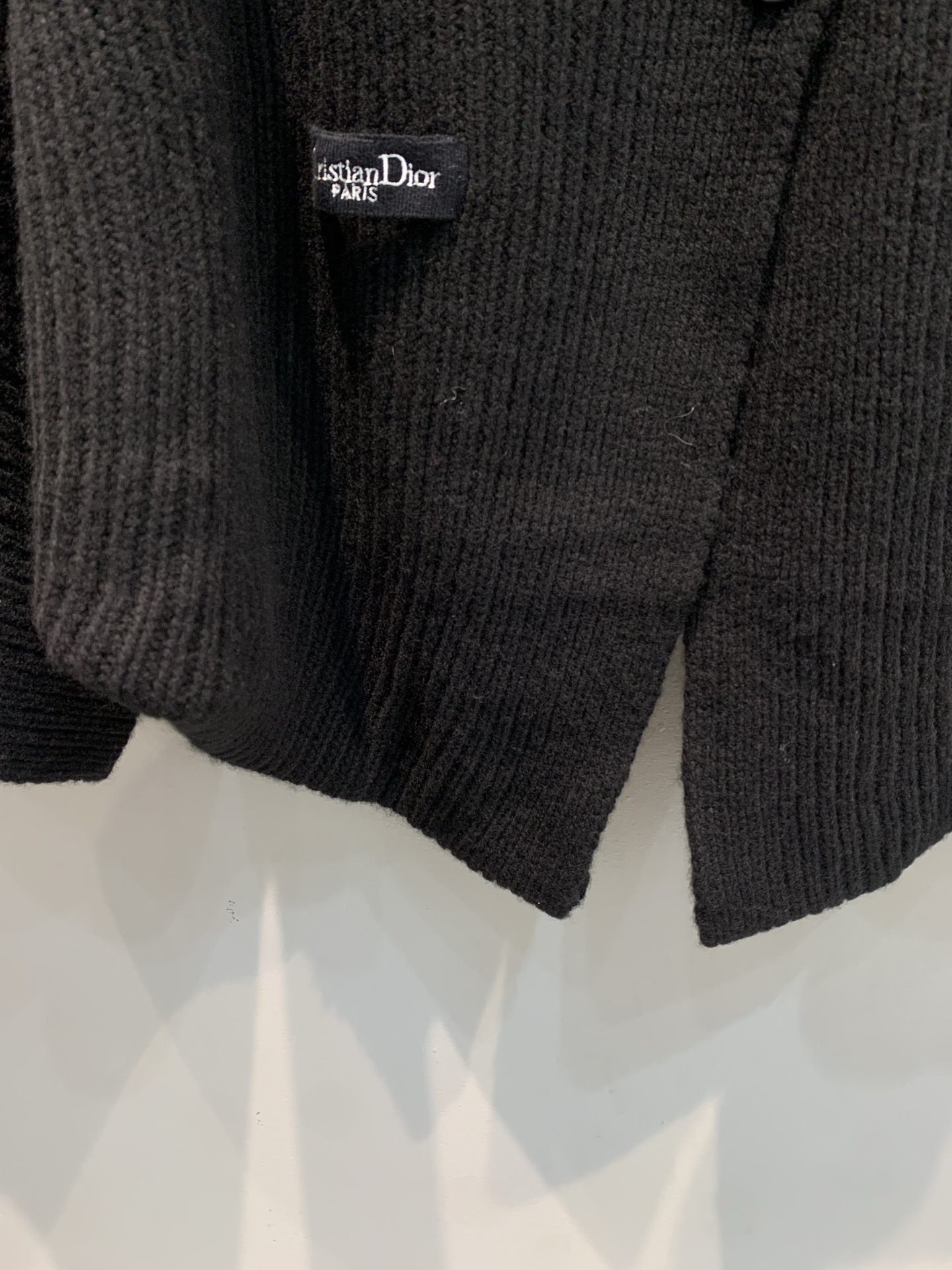 新款🔥出货啦📢 大货实拍 CD2025秋冬新款斗篷式针织开衫 罗纹羊绒羊毛混纺纱线，粗针罗纹式织法肌理更