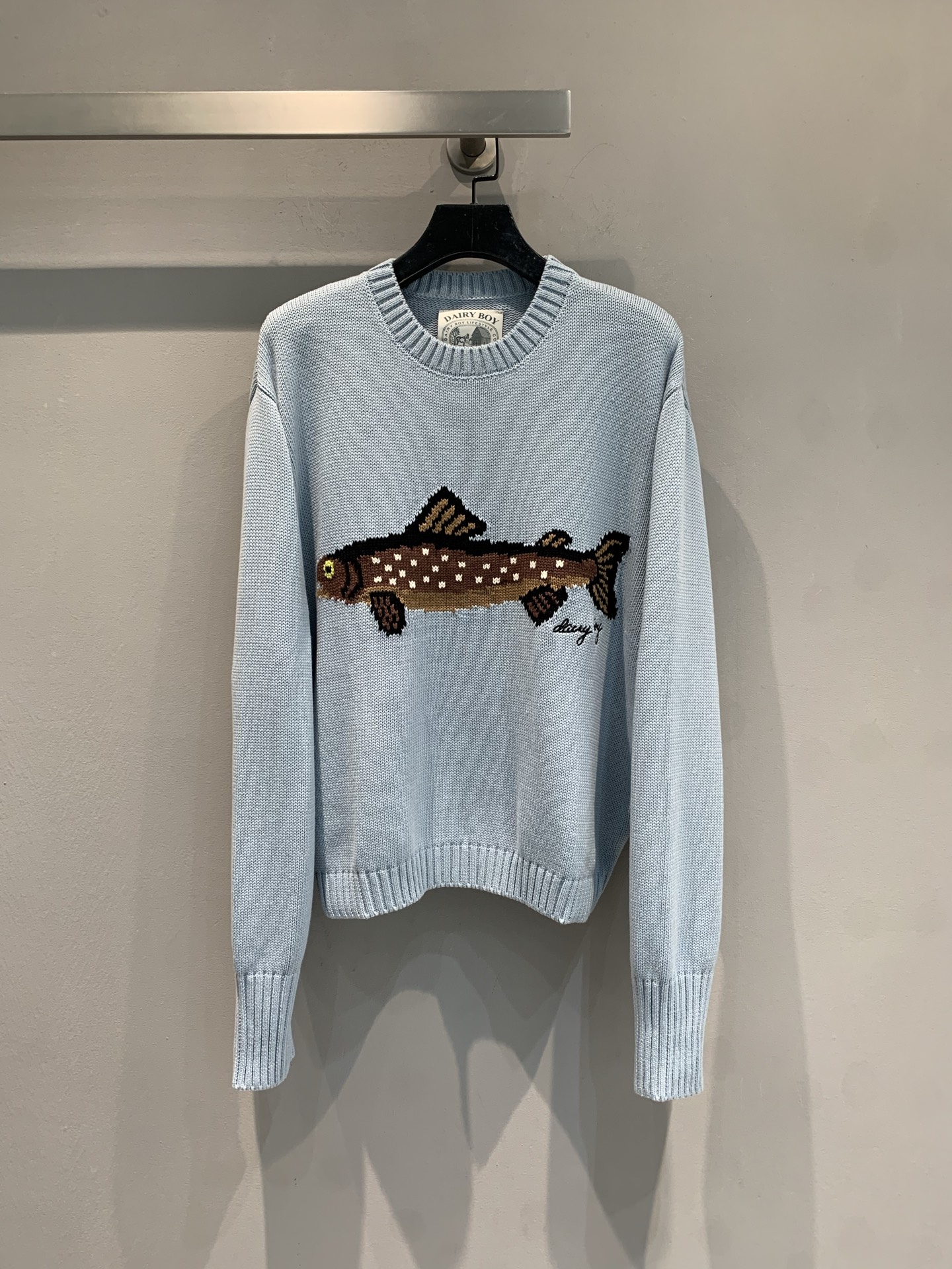 NO:562903,The new model is shipped M. Actual photos of the fisherman's daughter's sweater. A blue dyed by the ocean, hand-painted inlaid fish pattern, dropped shoulder design, with extended threaded cuffs (the bone can be curled) and dyed cotton yarn, light and comfortable. Size S M L,,espadrilles,sweaters,alexander wang19860909新款出货啦M 大货实拍 渔夫女儿毛衣 一种被海洋浸染的蓝色,手绘嵌织鱼图案,落肩设计,搭配加长的螺纹袖口（留骨位可卷边）定染棉纱线,轻便舒适 尺码S M L,,espadrilles,sweaters,alexander wang,Women's clothing