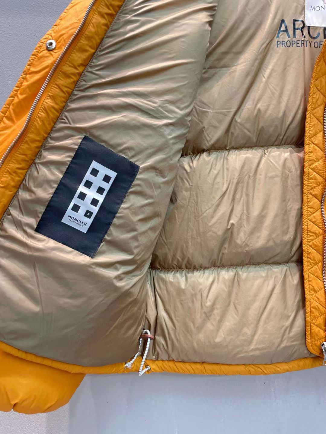 新款🌟出货啦📢！Moncle*秋冬经典Antora系列常规羽绒服，可拆卸连帽设计！充绒是最顶级的90白鹅