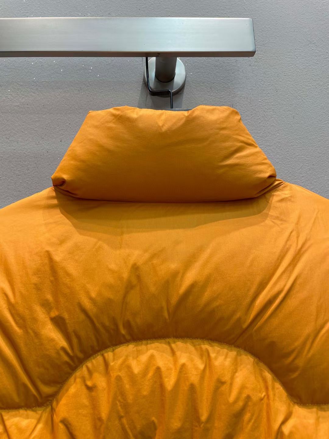 新款🌟出货啦📢！Moncle*秋冬经典Antora系列常规羽绒服，可拆卸连帽设计！充绒是最顶级的90白鹅