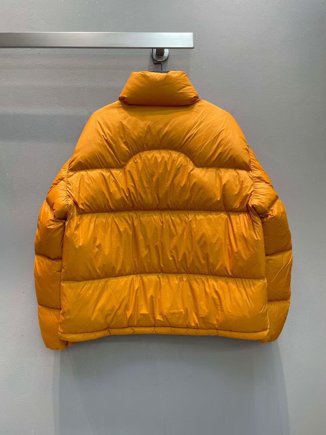 新款🌟出货啦📢！Moncle*秋冬经典Antora系列常规羽绒服，可拆卸连帽设计！充绒是最顶级的90白鹅