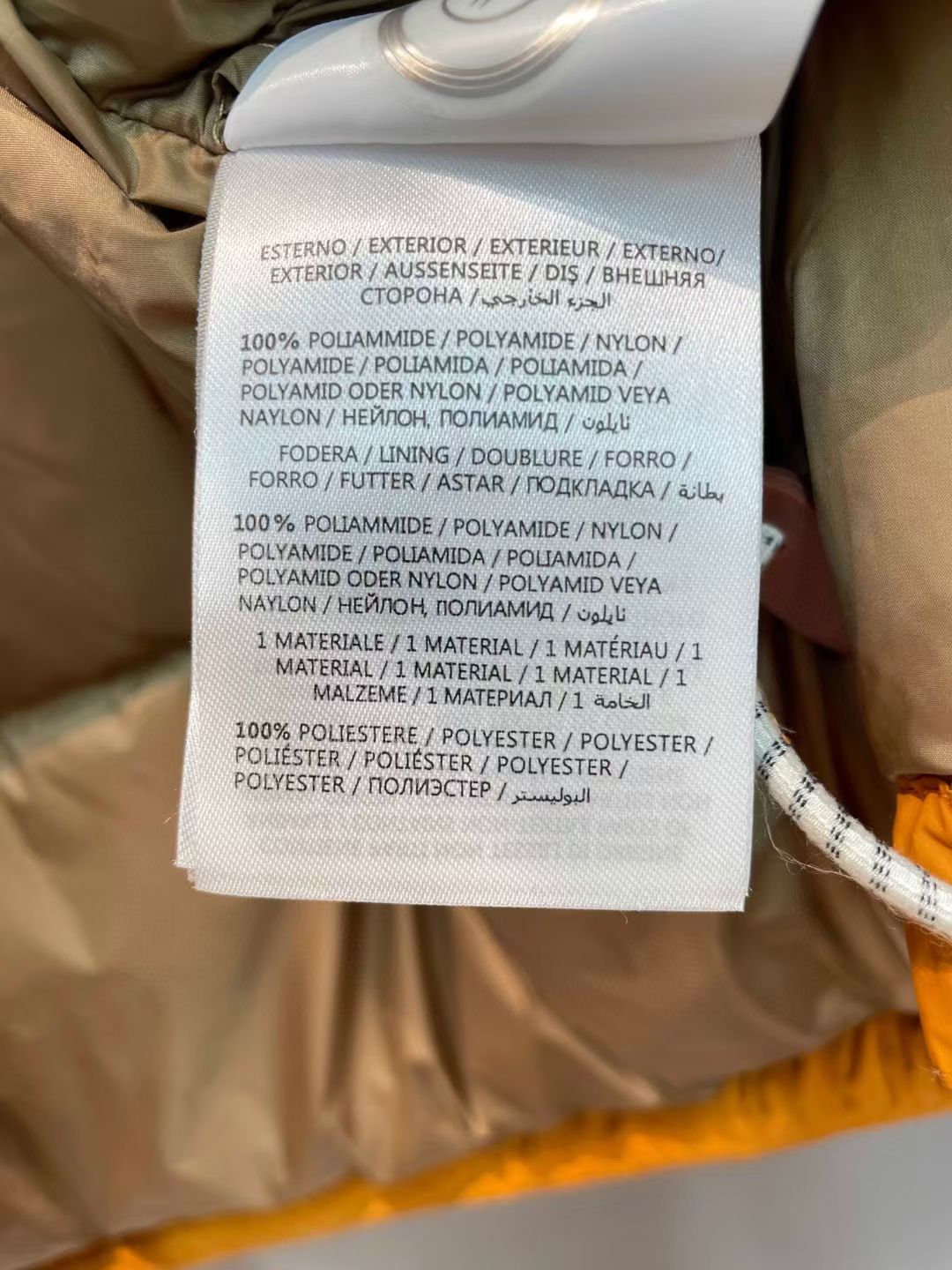 新款🌟出货啦📢！Moncle*秋冬经典Antora系列常规羽绒服，可拆卸连帽设计！充绒是最顶级的90白鹅