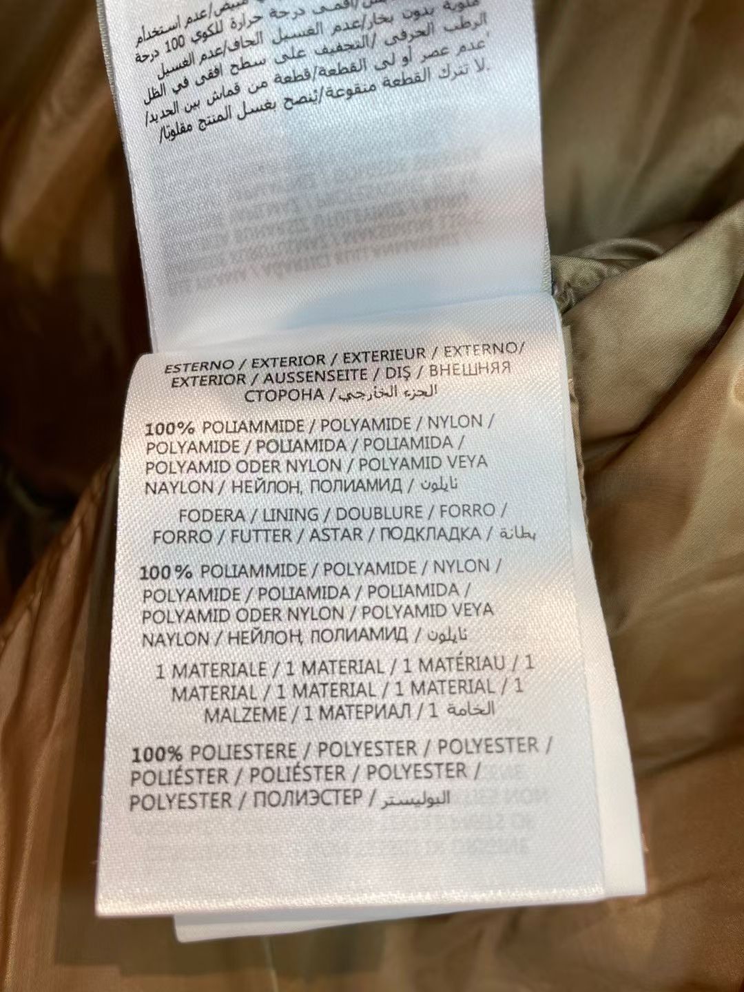 新款🌟出货啦📢！Moncle*秋冬经典Antora系列常规羽绒服，可拆卸连帽设计！充绒是最顶级的90白鹅