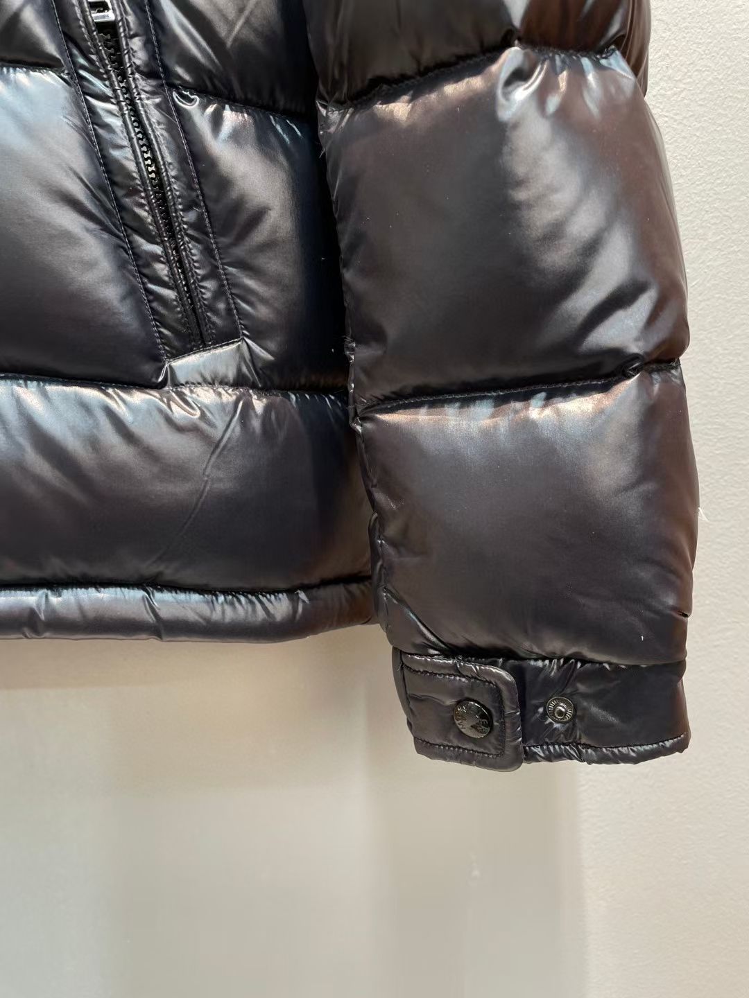 新款🌟出货啦📢！Moncle*秋冬经典Maire系列常规羽绒服，可拆卸连帽设计！充绒是最顶级的90白鹅绒