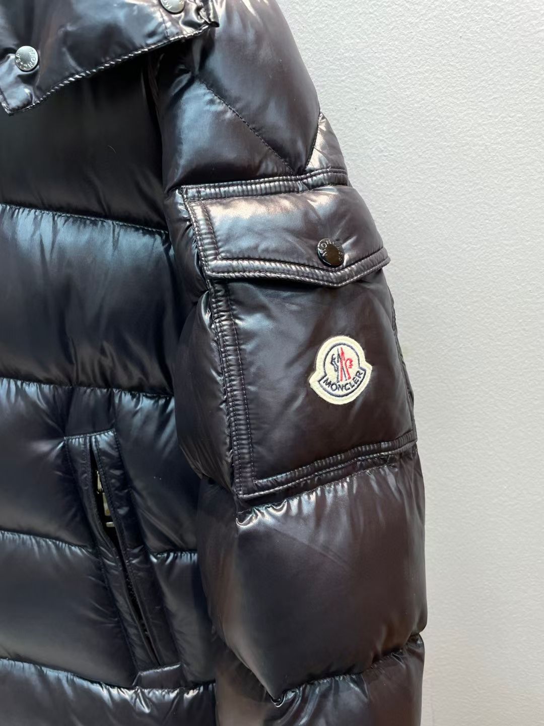 新款🌟出货啦📢！Moncle*秋冬经典Maire系列常规羽绒服，可拆卸连帽设计！充绒是最顶级的90白鹅绒