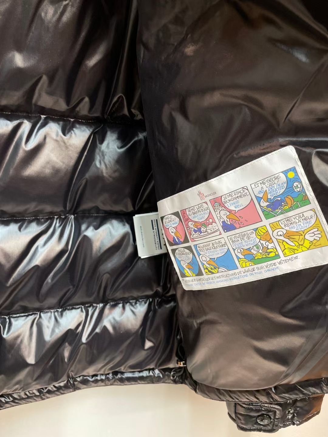 新款🌟出货啦📢！Moncle*秋冬经典Maire系列常规羽绒服，可拆卸连帽设计！充绒是最顶级的90白鹅绒