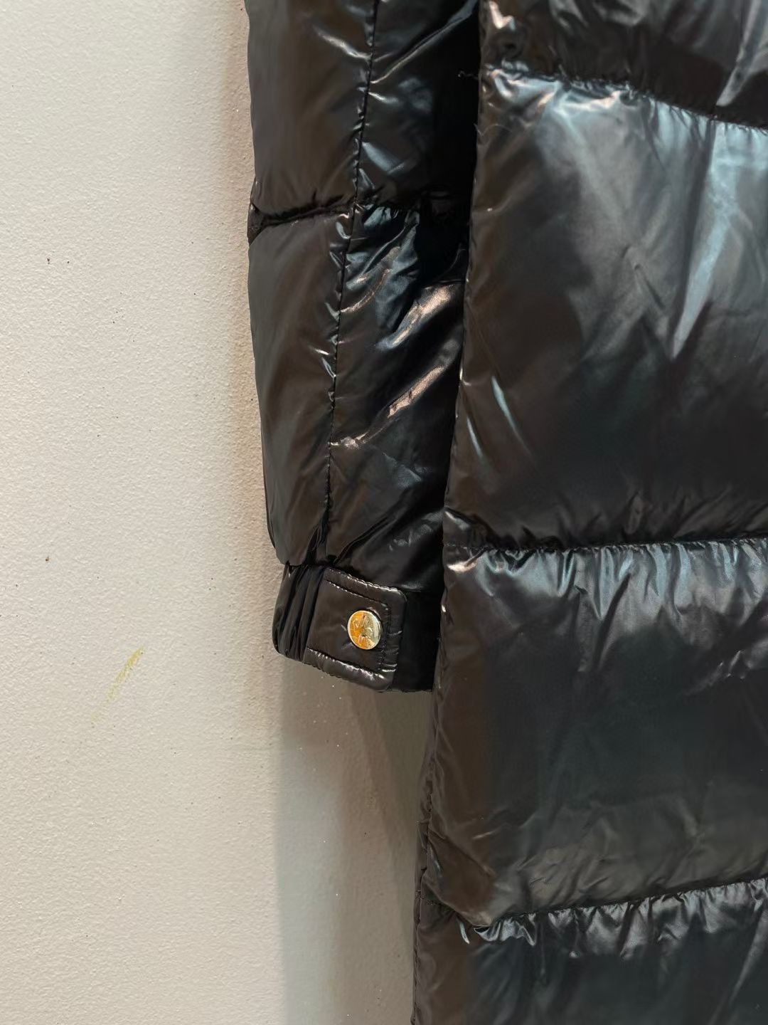 新款🌟出货啦📢！Moncle*秋冬经典长款Maya羽绒服，各路明星疯狂种草的爆款！充绒是最顶级的90白鹅