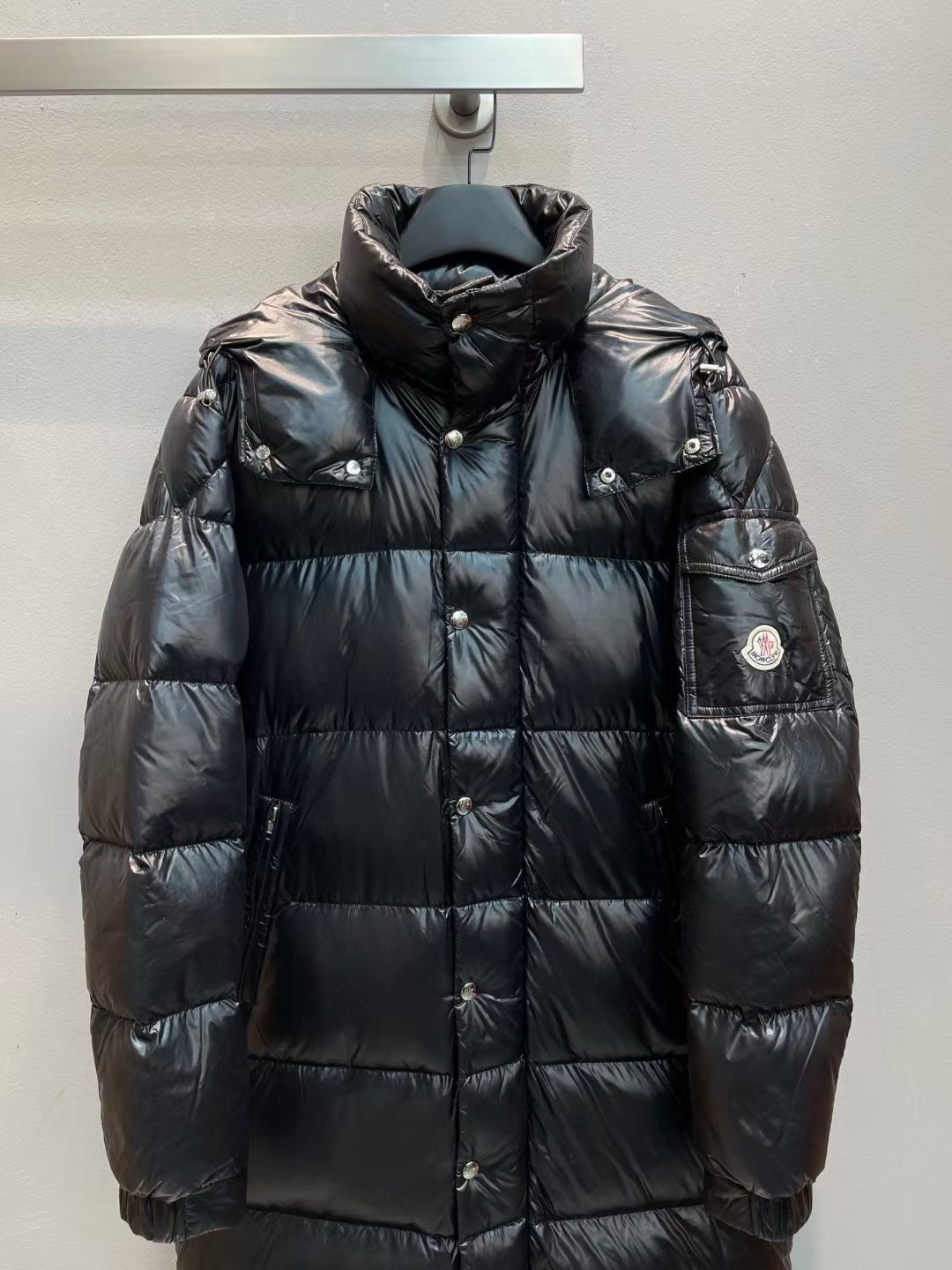 新款🌟出货啦📢！Moncle*秋冬经典长款Maya羽绒服，各路明星疯狂种草的爆款！充绒是最顶级的90白鹅