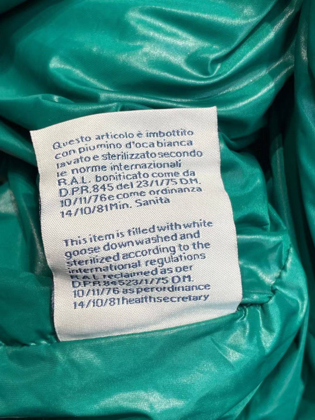 新款🌟出货啦📢！Moncle*秋冬经典长款Maya羽绒服，各路明星疯狂种草的爆款！充绒是最顶级的90白鹅