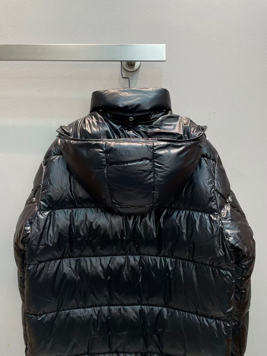 新款🌟出货啦📢！Moncle*秋冬经典长款Maya羽绒服，各路明星疯狂种草的爆款！充绒是最顶级的90白鹅