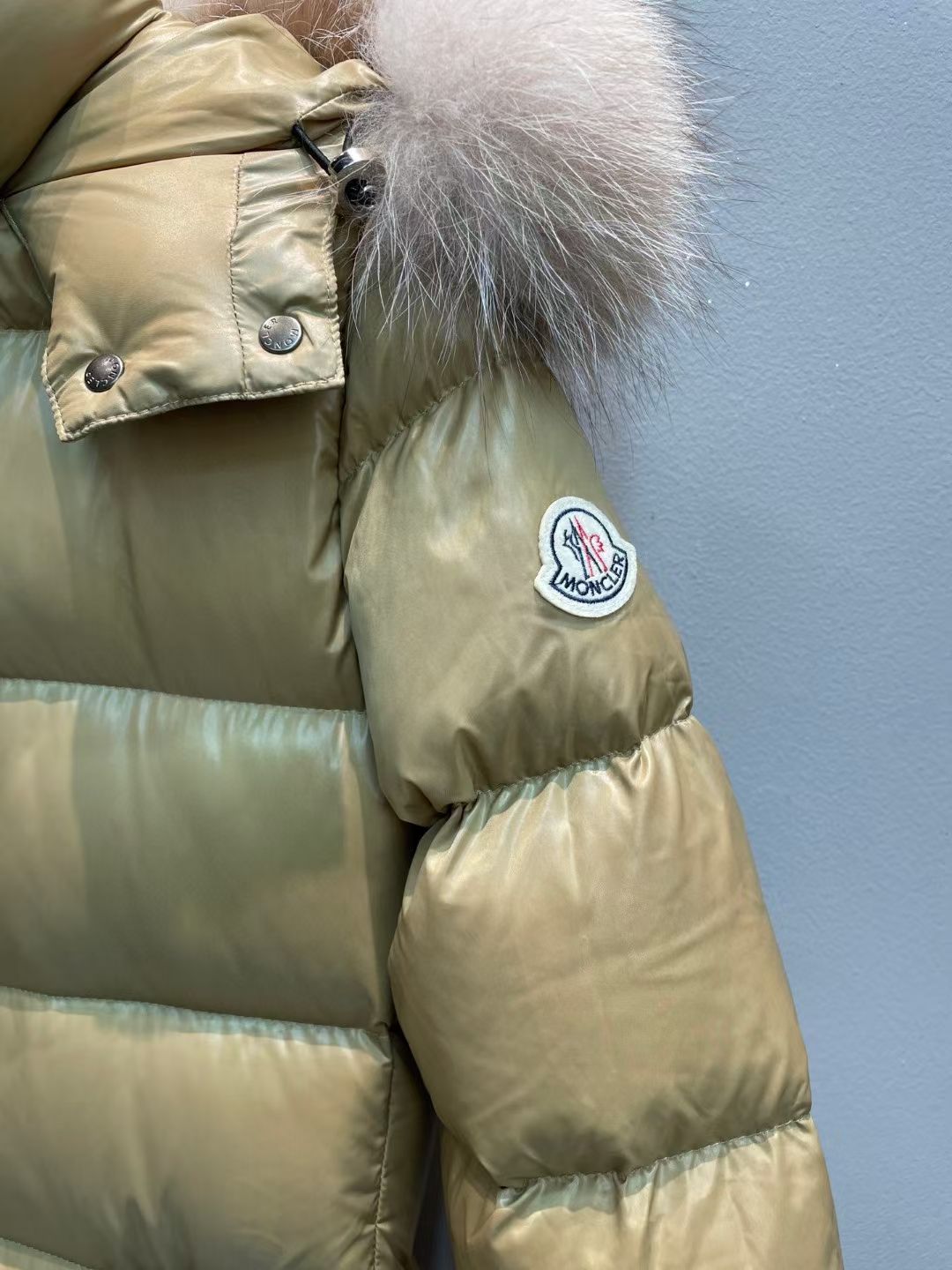 新款🌟出货啦📢！Moncle*秋冬经典Hudson系列超长款羽绒服，超大狐狸毛大毛领，光一条毛领就将近3