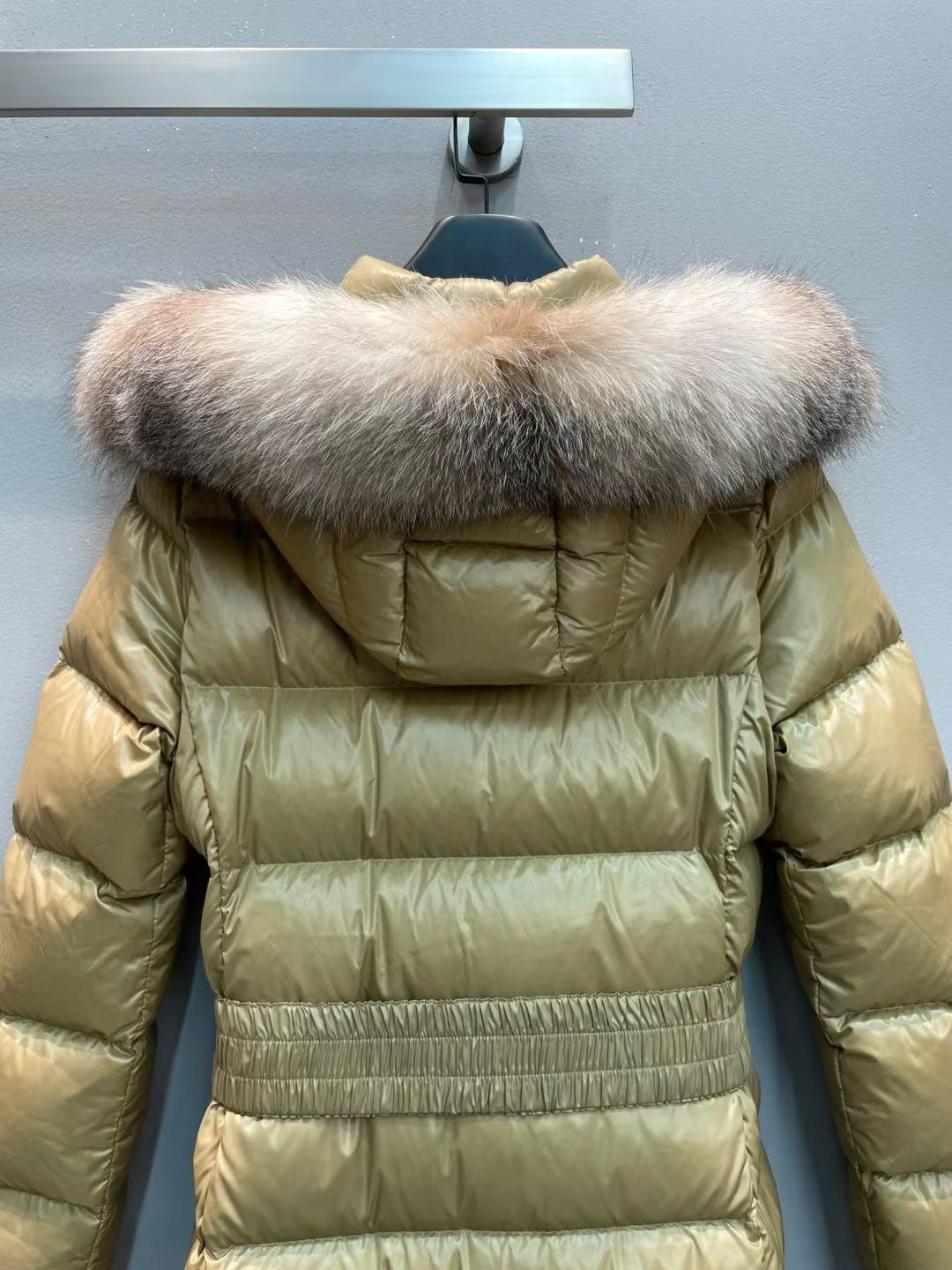 新款🌟出货啦📢！Moncle*秋冬经典Hudson系列超长款羽绒服，超大狐狸毛大毛领，光一条毛领就将近3