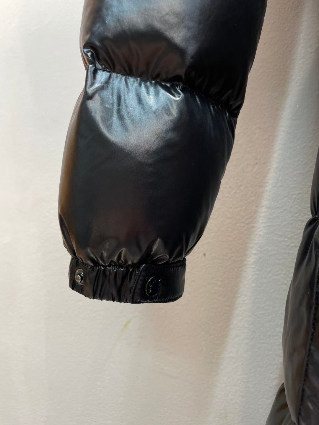 新款🌟出货啦📢！Moncle*秋冬经典Hudson系列超长款羽绒服，超大狐狸毛大毛领，光一条毛领就将近3