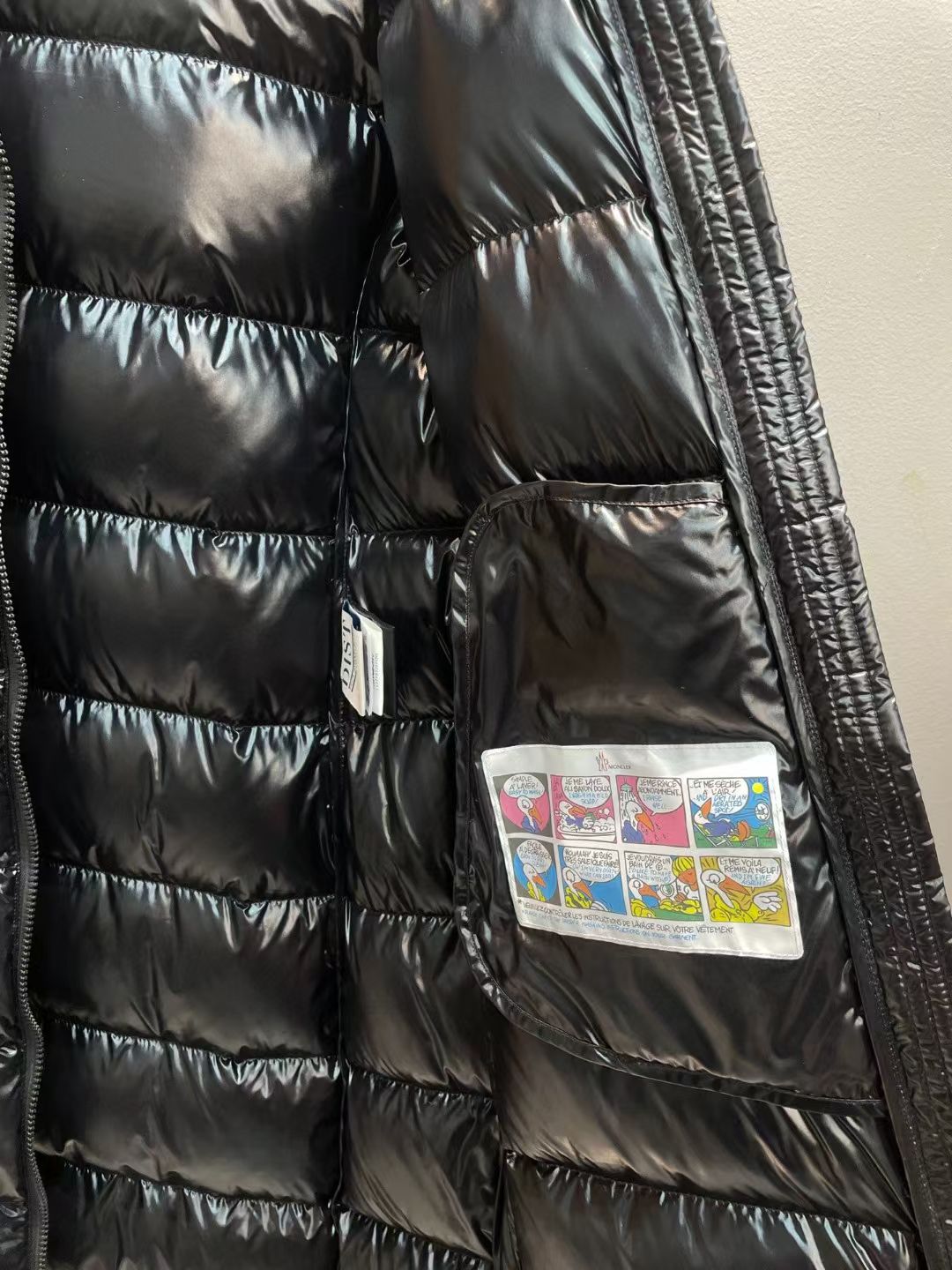 新款🌟出货啦📢！Moncle*秋冬经典Hudson系列超长款羽绒服，超大狐狸毛大毛领，光一条毛领就将近3