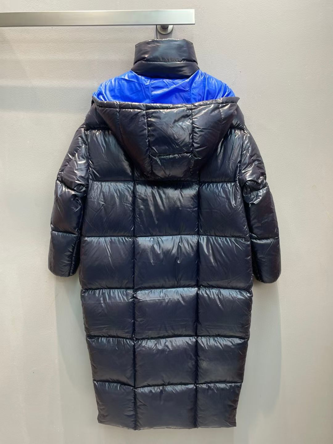 新款🌟出货啦📢！Moncle*秋冬经典Parnaiba系列长款羽绒服，今年升级的面料更软更紧密，充绒是最