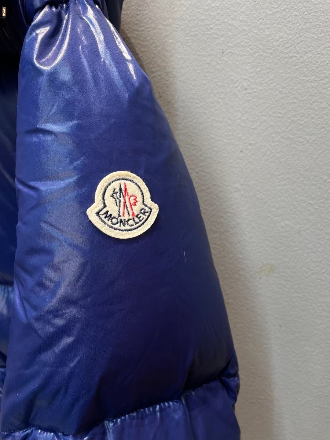 新款🌟出货啦📢！Moncle*秋冬经典Parana系列女款羽绒服，可拆卸连帽设计，充绒是最顶级的90白鹅