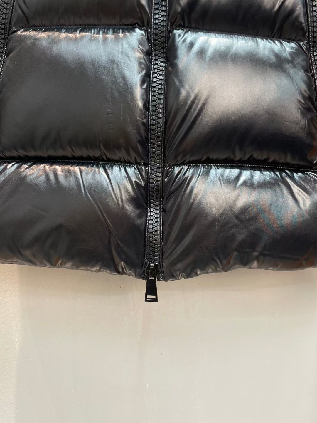 新款🌟出货啦📢！Moncle*秋冬经典Serin系列常规羽绒服，可拆卸连帽设计！充绒是最顶级的90白鹅绒