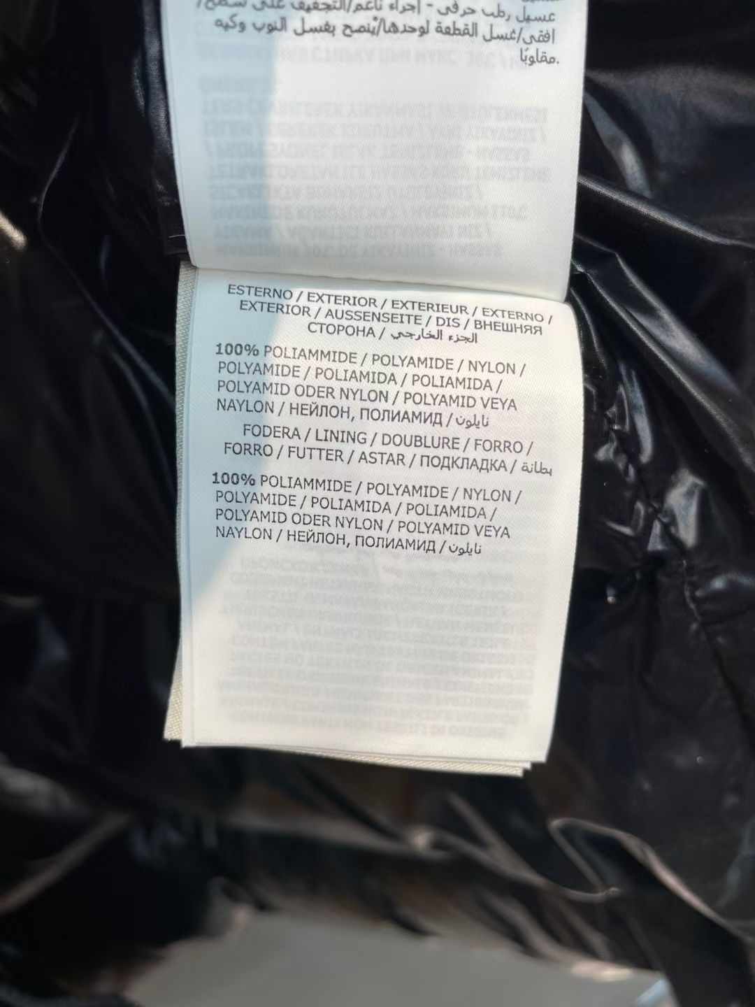 新款🌟出货啦📢！Moncle*秋冬经典Serin系列常规羽绒服，可拆卸连帽设计！充绒是最顶级的90白鹅绒