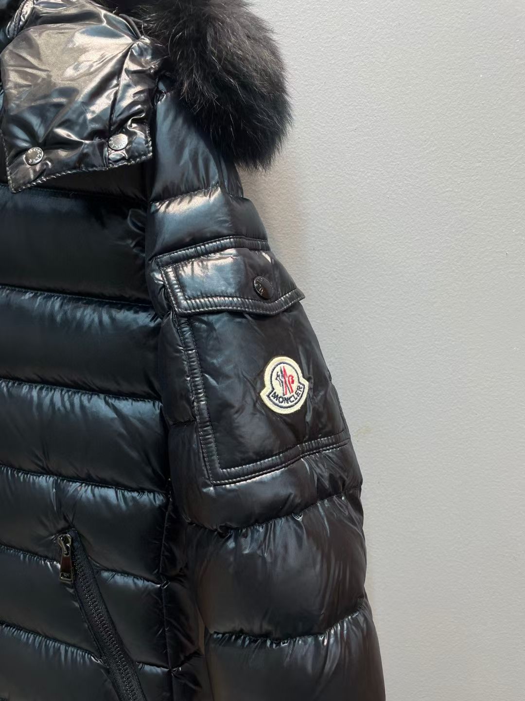 新款🌟出货啦📢！Moncle*秋冬经典Bady系列常规羽绒服，可拆卸连帽设计！修身轻薄款！充绒是最顶级的