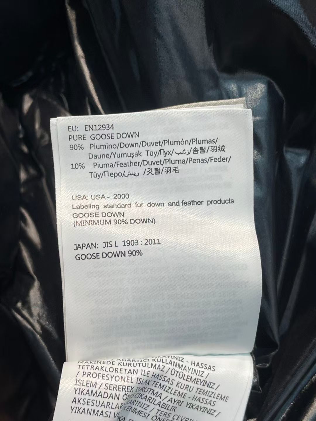 新款🌟出货啦📢！Moncle*秋冬经典Bady系列常规羽绒服，可拆卸连帽设计！修身轻薄款！充绒是最顶级的