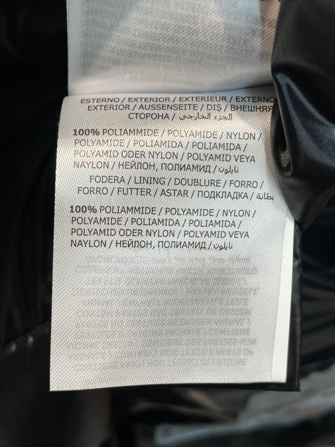 新款🌟出货啦📢！Moncle*秋冬经典Fulmarus系列长款羽绒服，超大狐狸毛大毛领，光一条毛领就将近