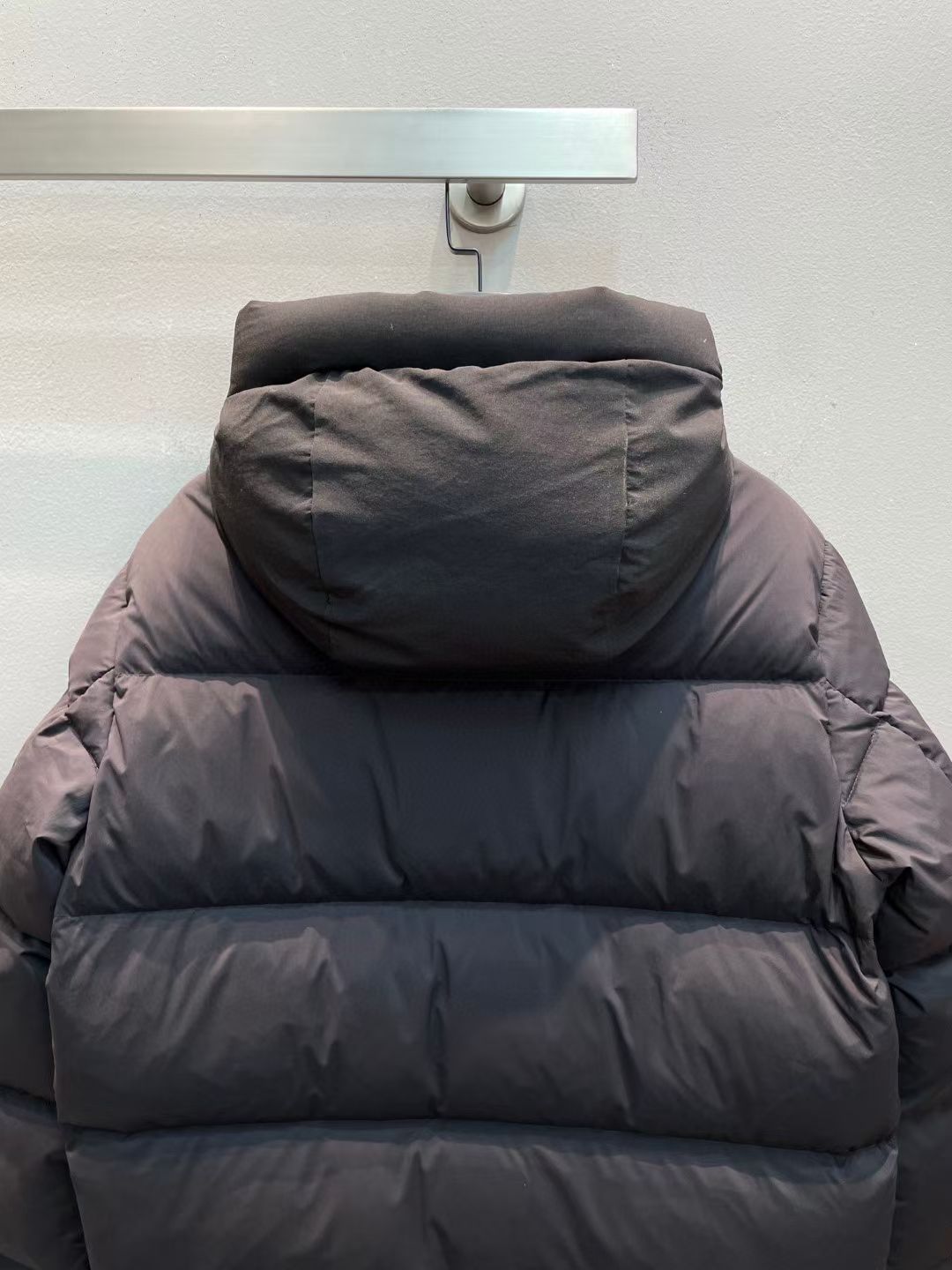 新款🌟出货啦📢！Moncle*秋冬新款黑武士黑标羽绒服，原版19800购入，客定哑光防水面料，国标90白