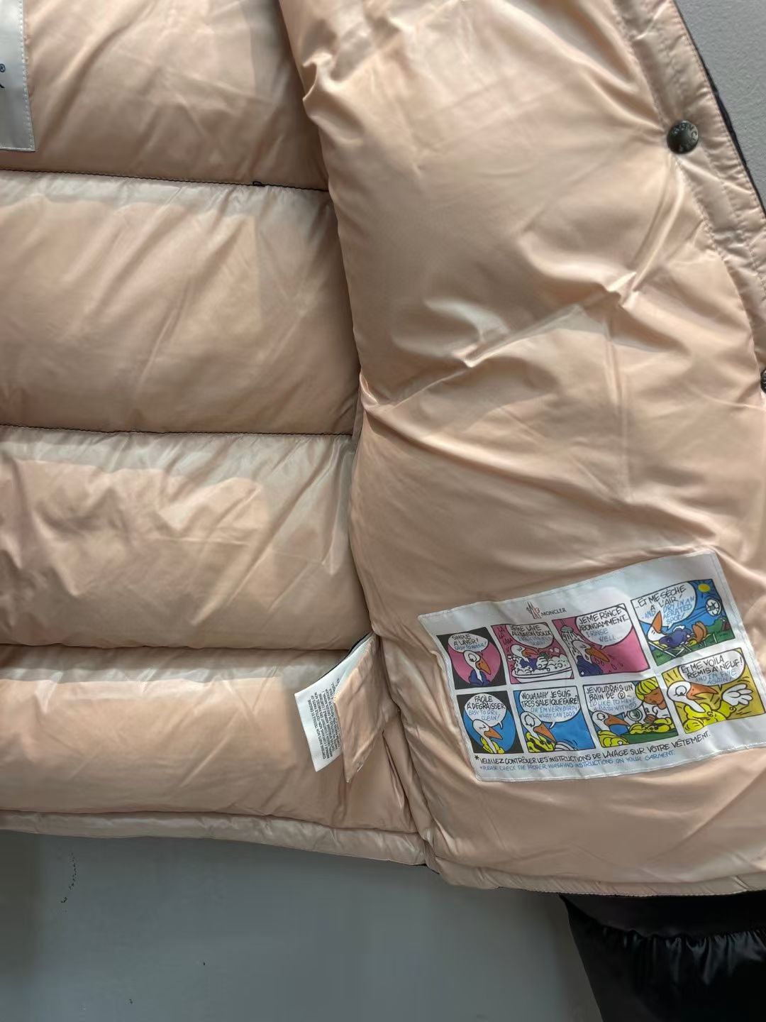 新款🌟出货啦📢！Moncle*秋冬经典Bardanette系列女短款羽绒服，看饱满度和回弹性就知道绒的好