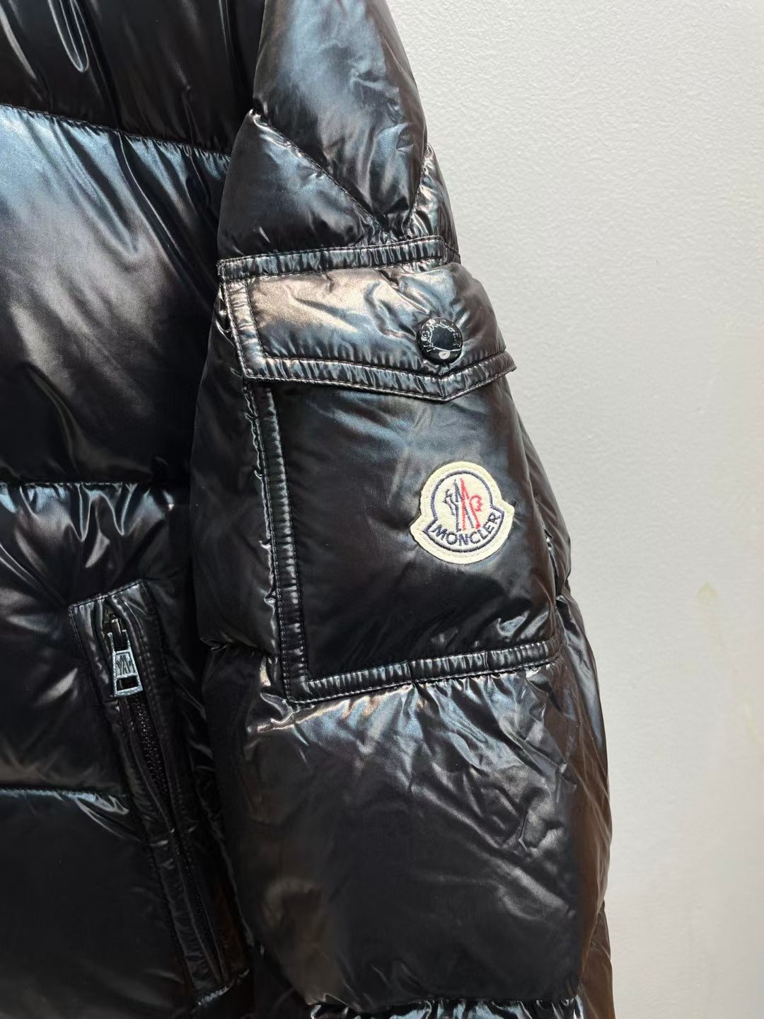 新款🌟出货啦📢！Moncle*秋冬经典Serin系列常规羽绒服，可拆卸连帽设计！充绒是最顶级的90白鹅绒